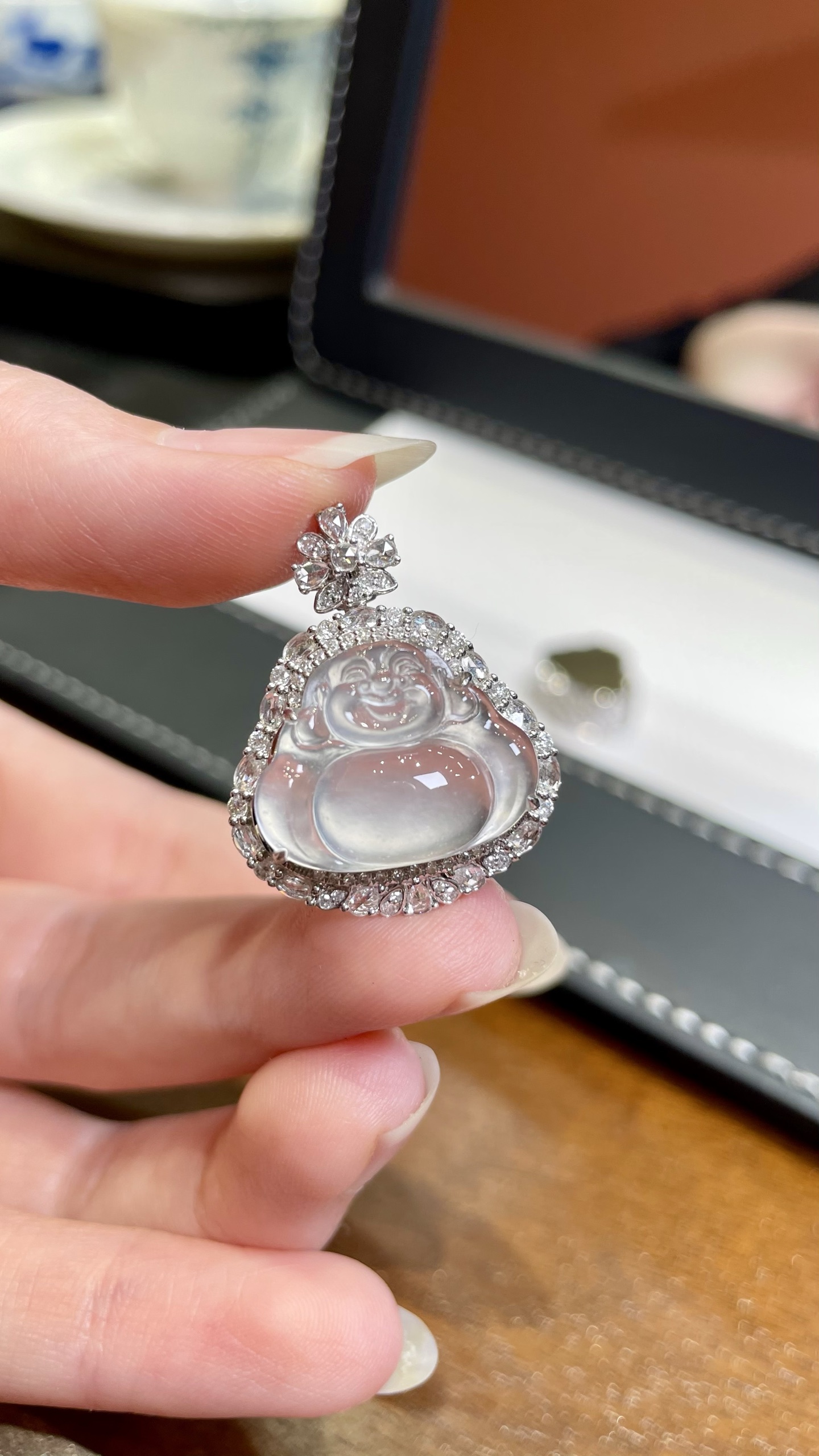 茅台白玻璃冰佛公吊坠 · 轻奢高品质美物 18K · 整：27*21.7*11.5mm 裸：14