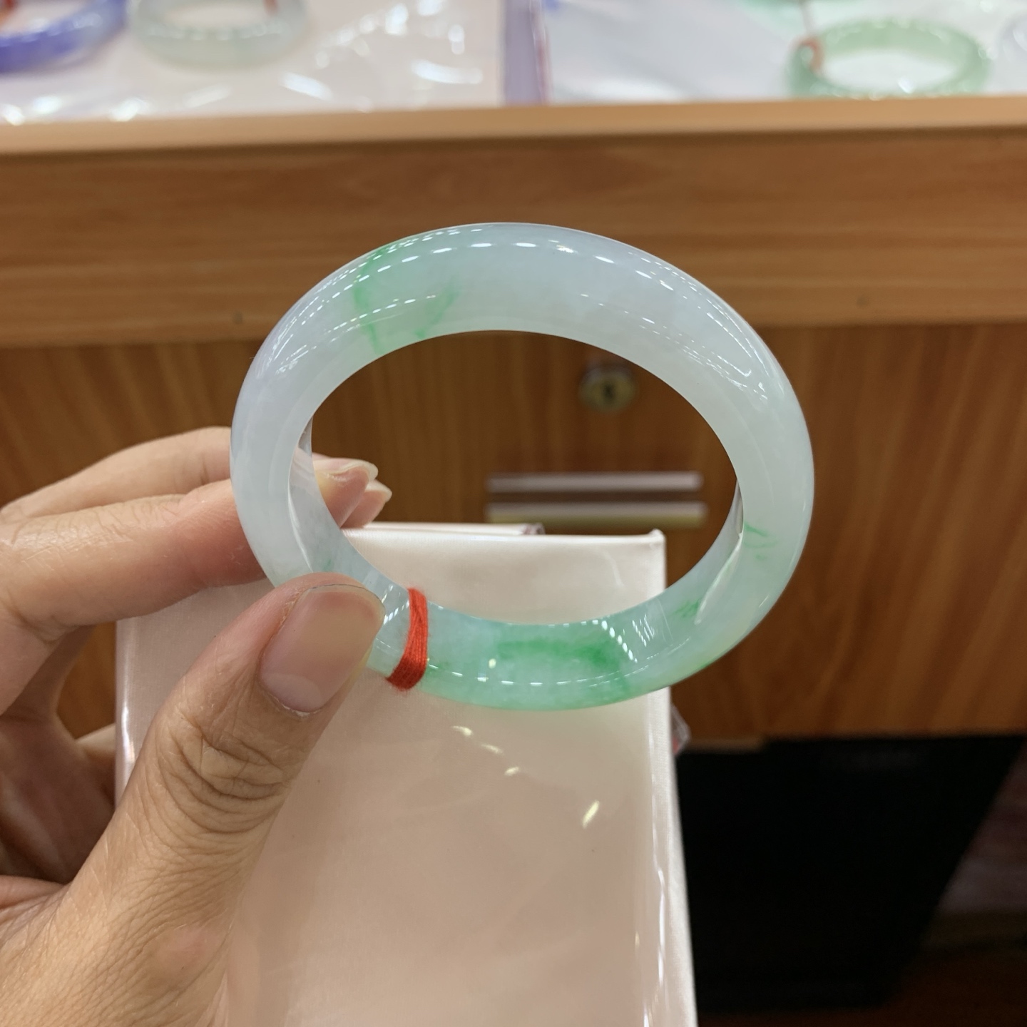 飘绿正圈翡翠手镯 51-12.2-7.8