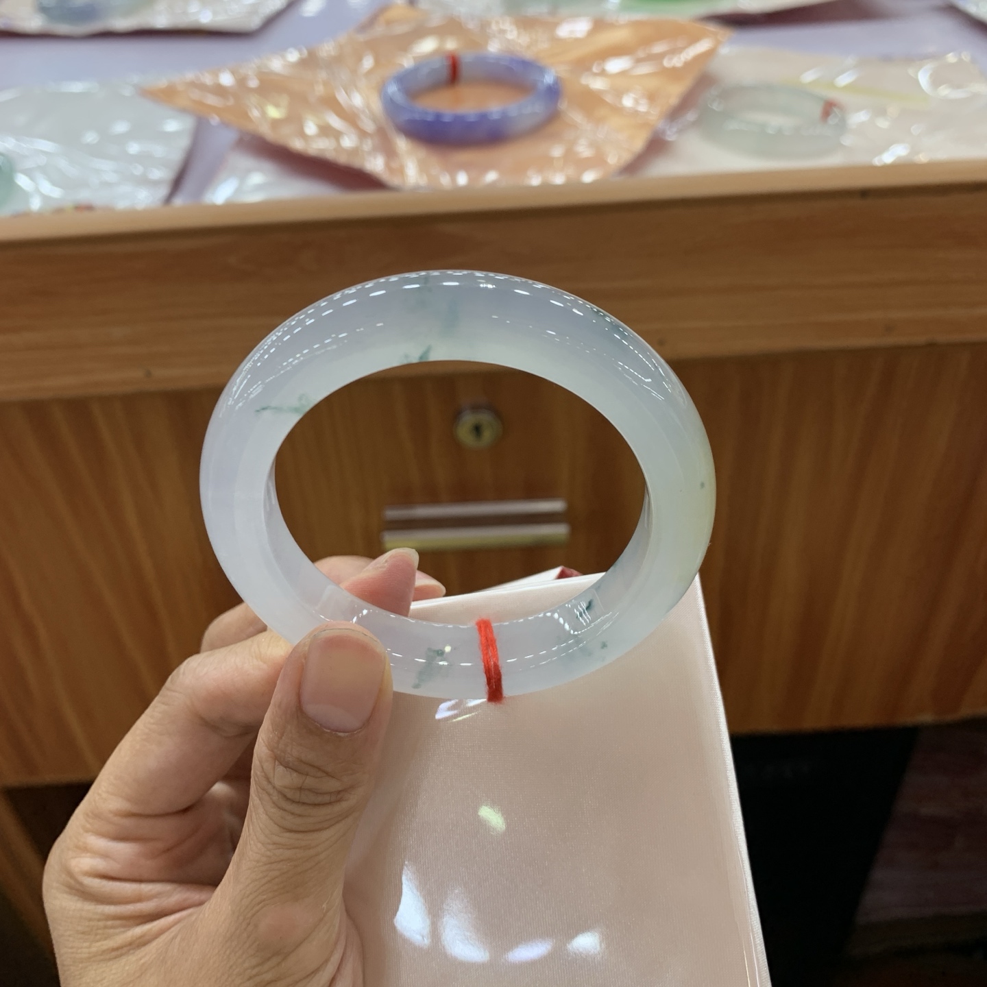 051327WJ 黄翡飘花正圈翡翠手镯 55-11.5-9.4