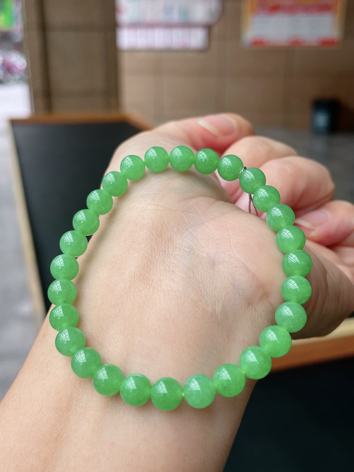 ️ 冰种阳绿手串 色泽鲜艳，油润起胶 尺寸：6.4