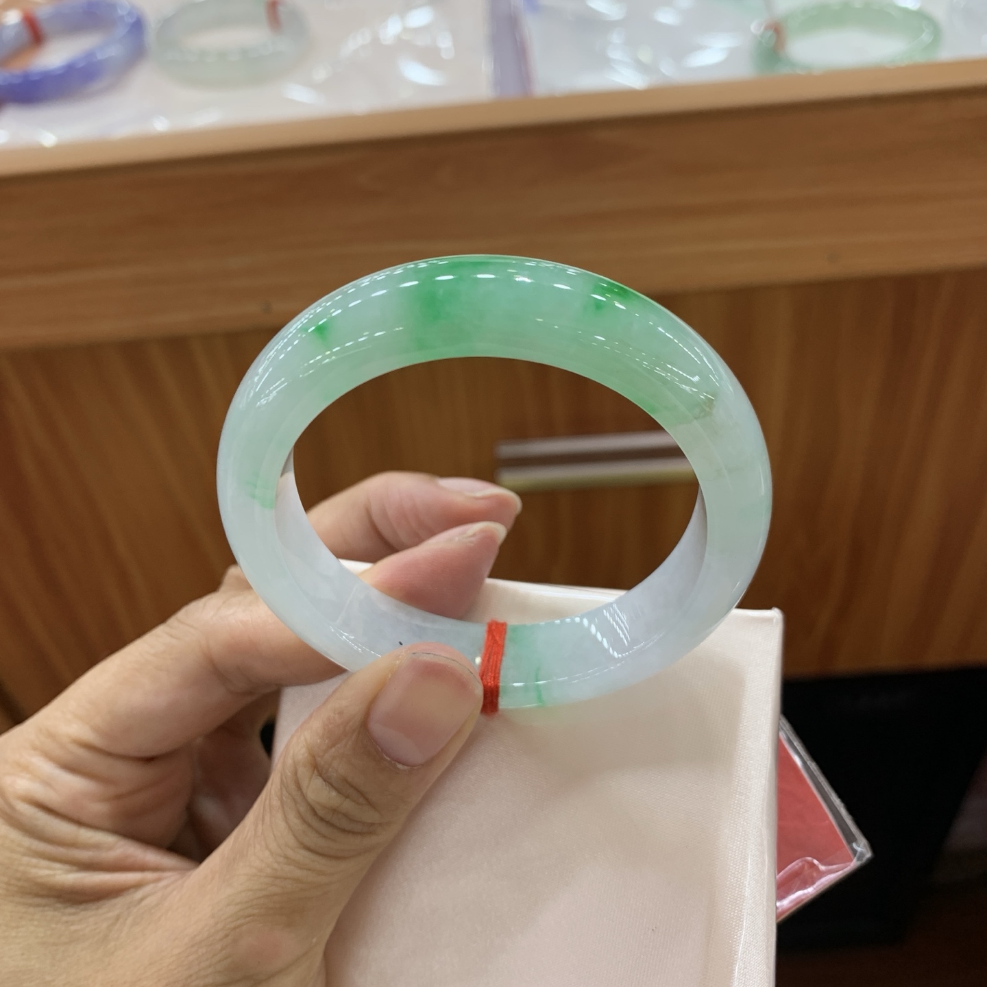 飘绿正圈翡翠手镯 51-12.2-7.8