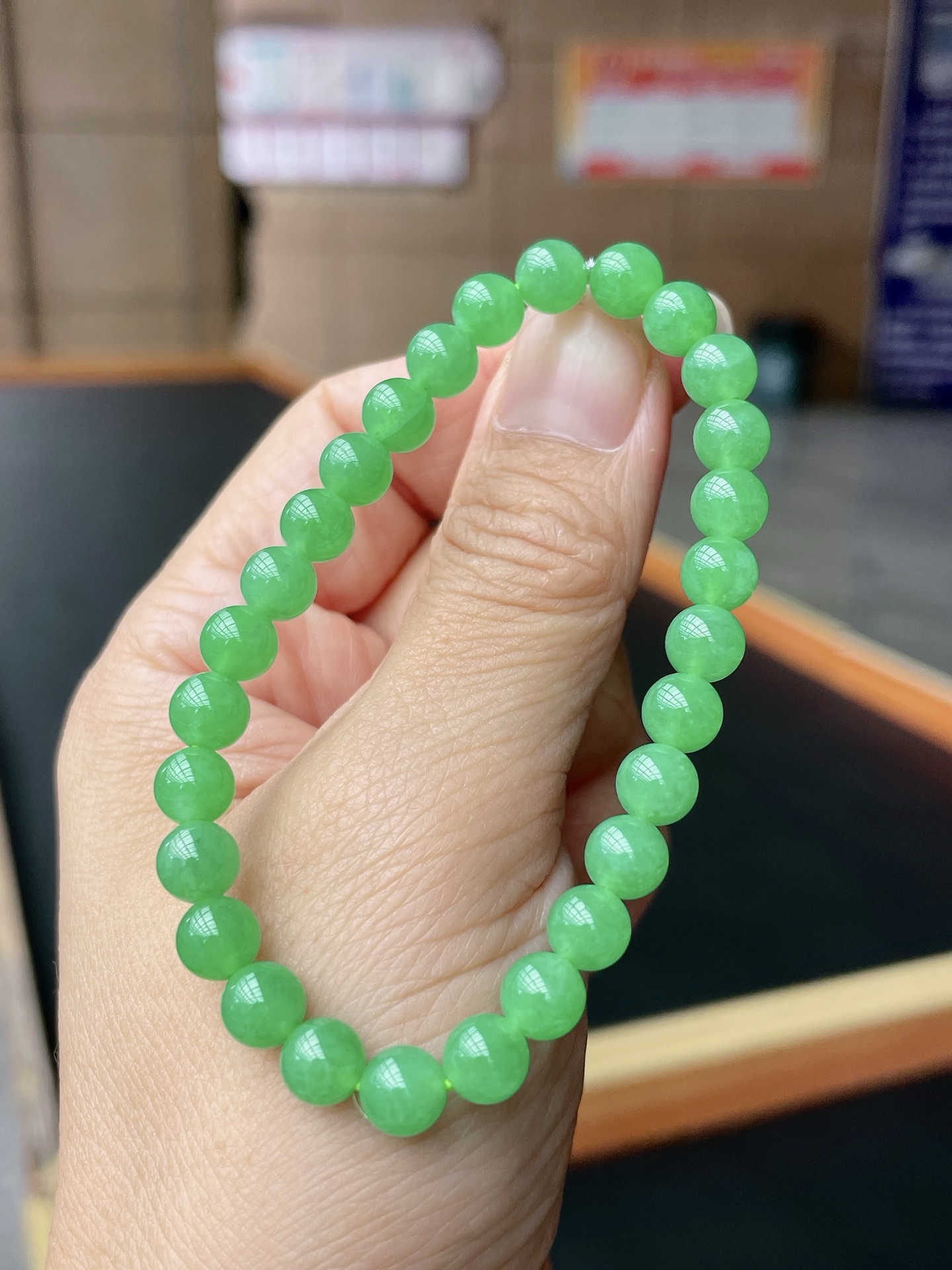 ️ 冰种阳绿手串 色泽鲜艳，油润起胶 尺寸：6.4