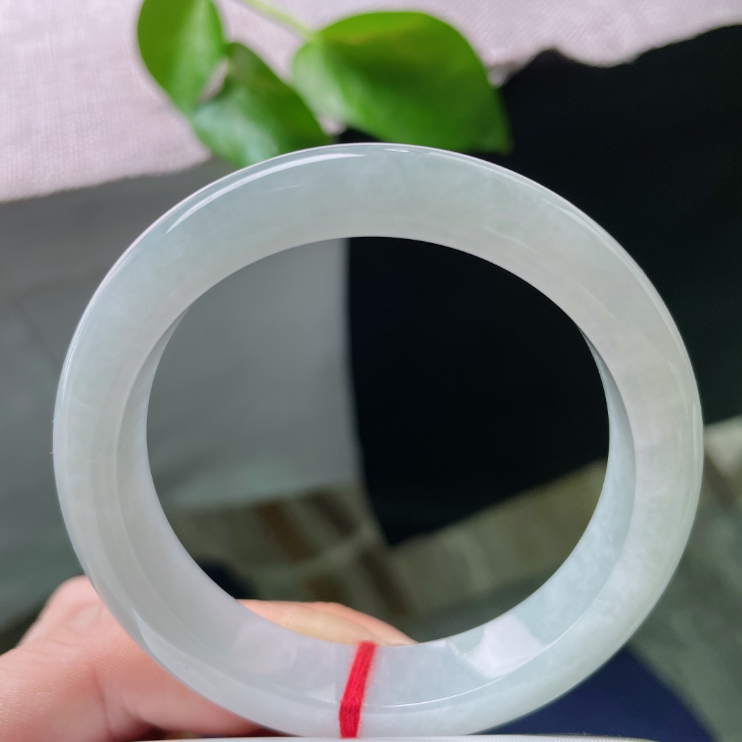54.8/12.2/8.1，浅绿底正圈，质地水润，干干净净，温柔优雅，晶体，晶体，ss50382a