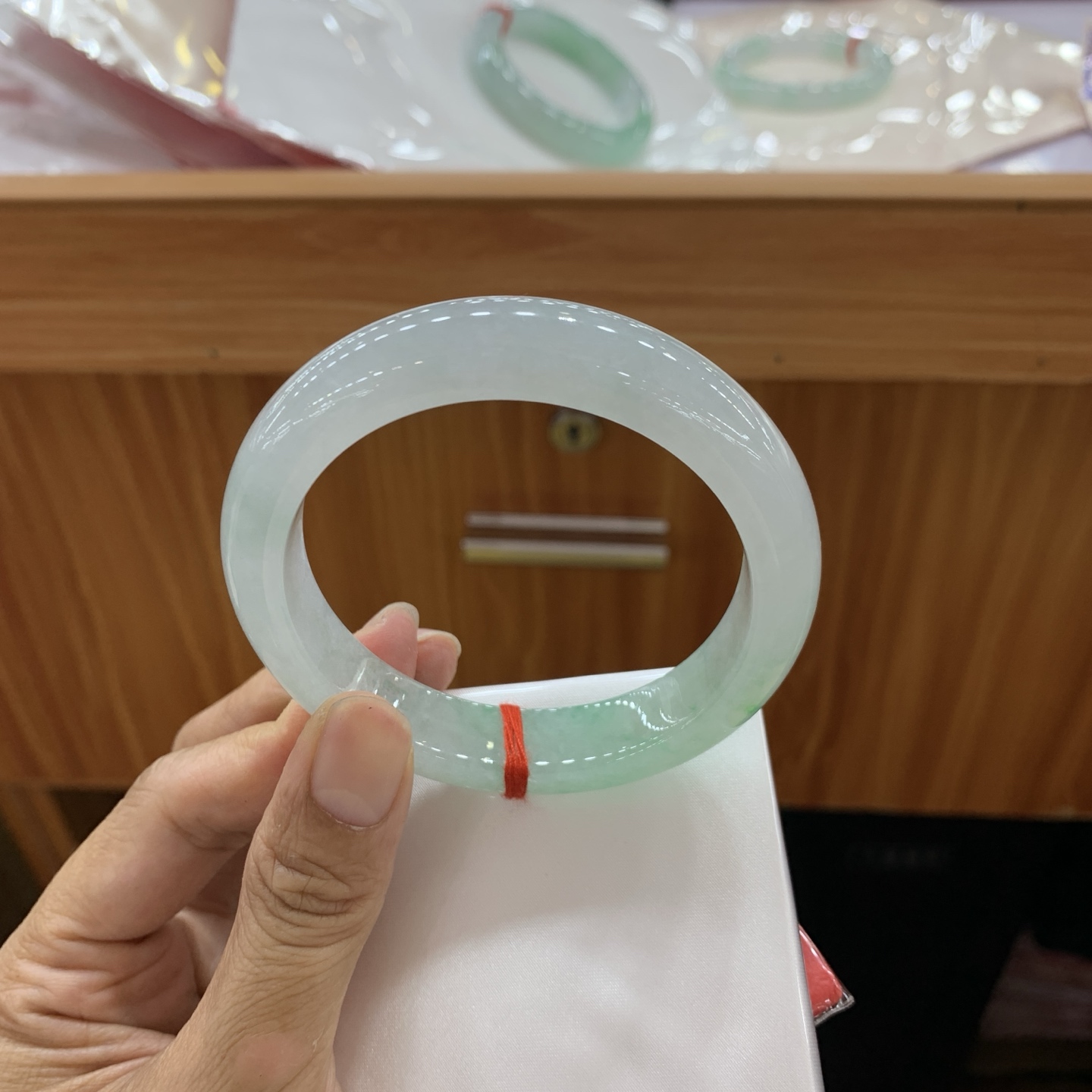 飘绿正圈翡翠手镯 57.3-12.2-8.9