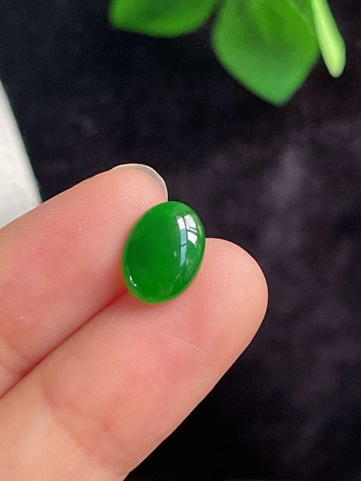 翡翠冰糯满绿蛋面