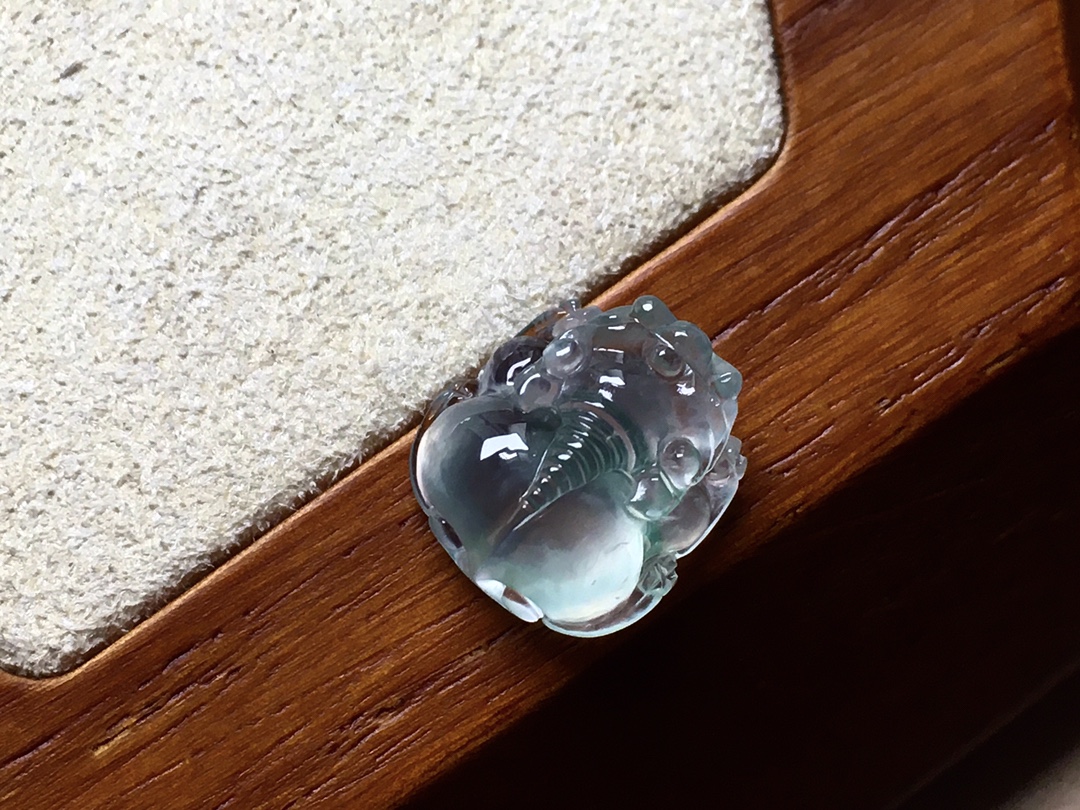 ️ 玻璃种飘彩貔貅 飘彩灵动漂亮，厚实立体，尺寸12.8*11.8*7