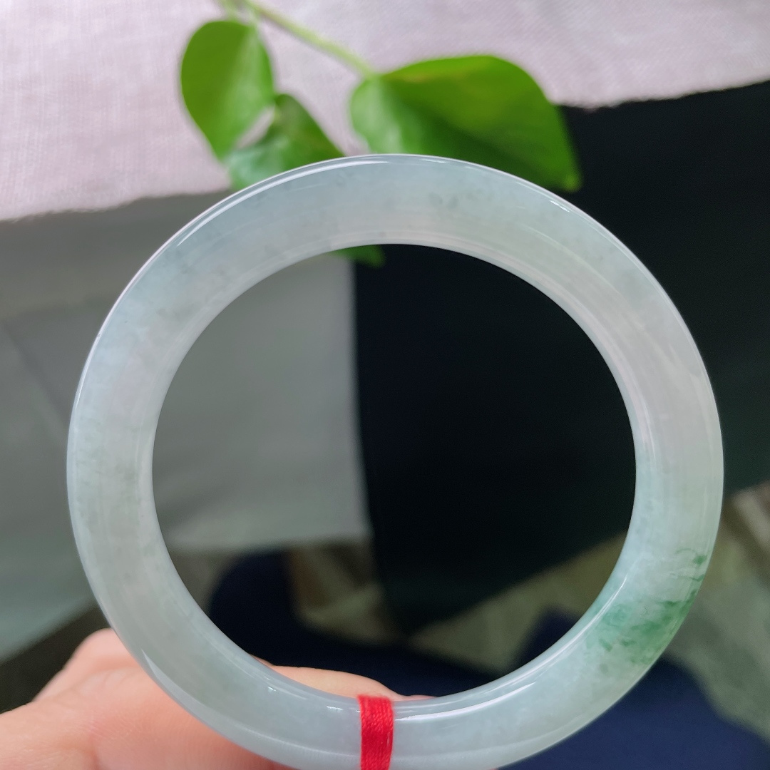 54/8.8，飘花圆条，晶莹玉润，种老，腕间一抹花开富贵，吉祥又如意，有棉线，ss53081a