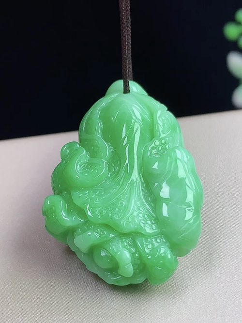 飘绿百财聚来，无裂，尺寸30.5-21.7-10mm，w15yja