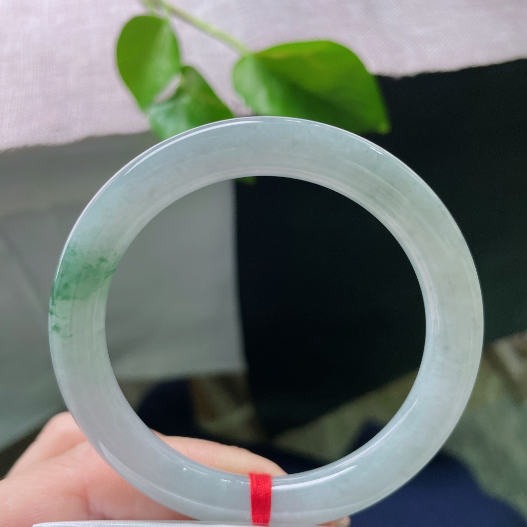 54/8.8，飘花圆条，晶莹玉润，种老，腕间一抹花开富贵，吉祥又如意，有棉线，ss53081a