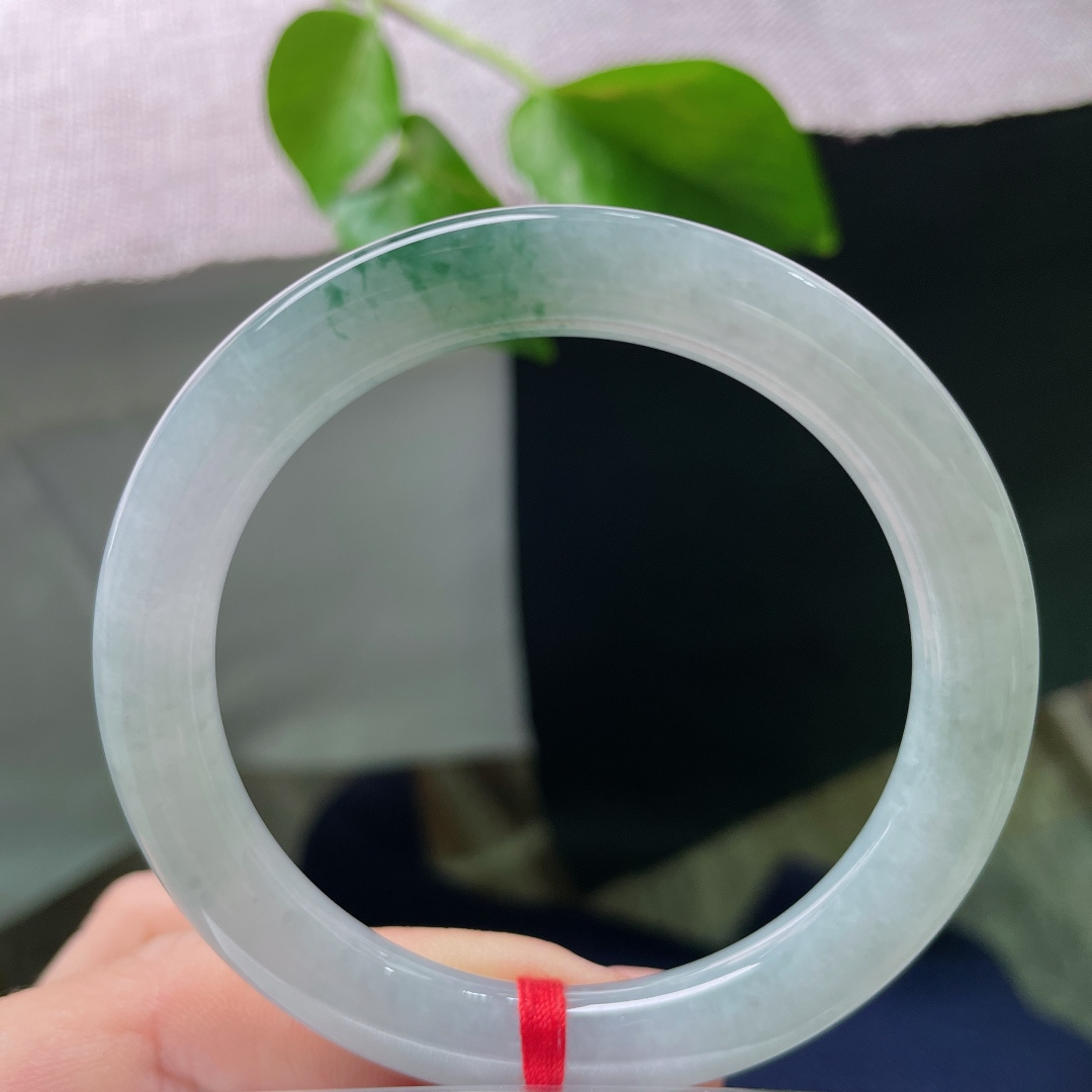 54/8.8，飘花圆条，晶莹玉润，种老，腕间一抹花开富贵，吉祥又如意，有棉线，ss53081a