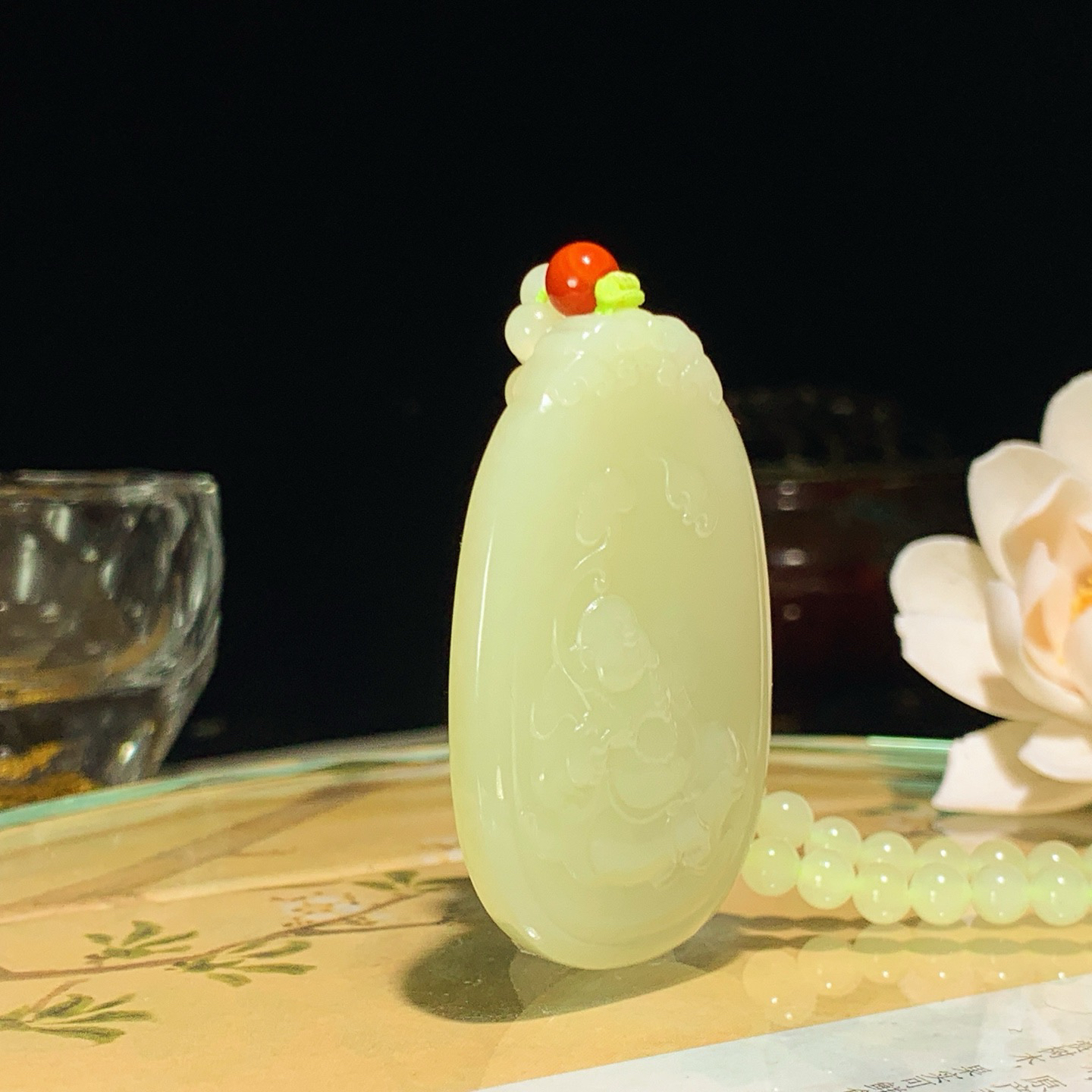新疆和田玉若羌黄口料佛引福来挂件！尺寸53/32/9重54克 玉质细腻油润。手推出油。佩戴高端典雅。