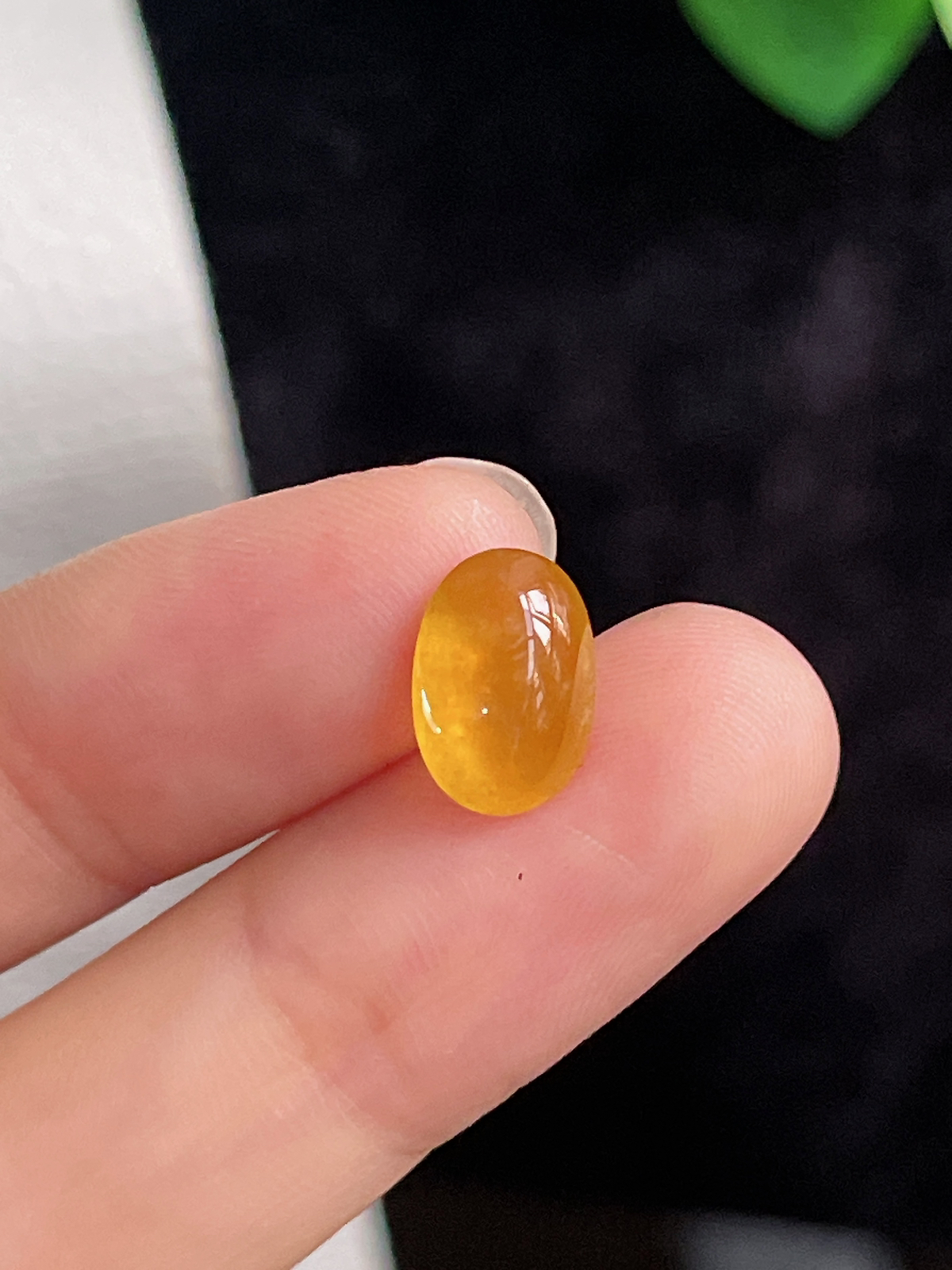 翡翠冰黄蛋面