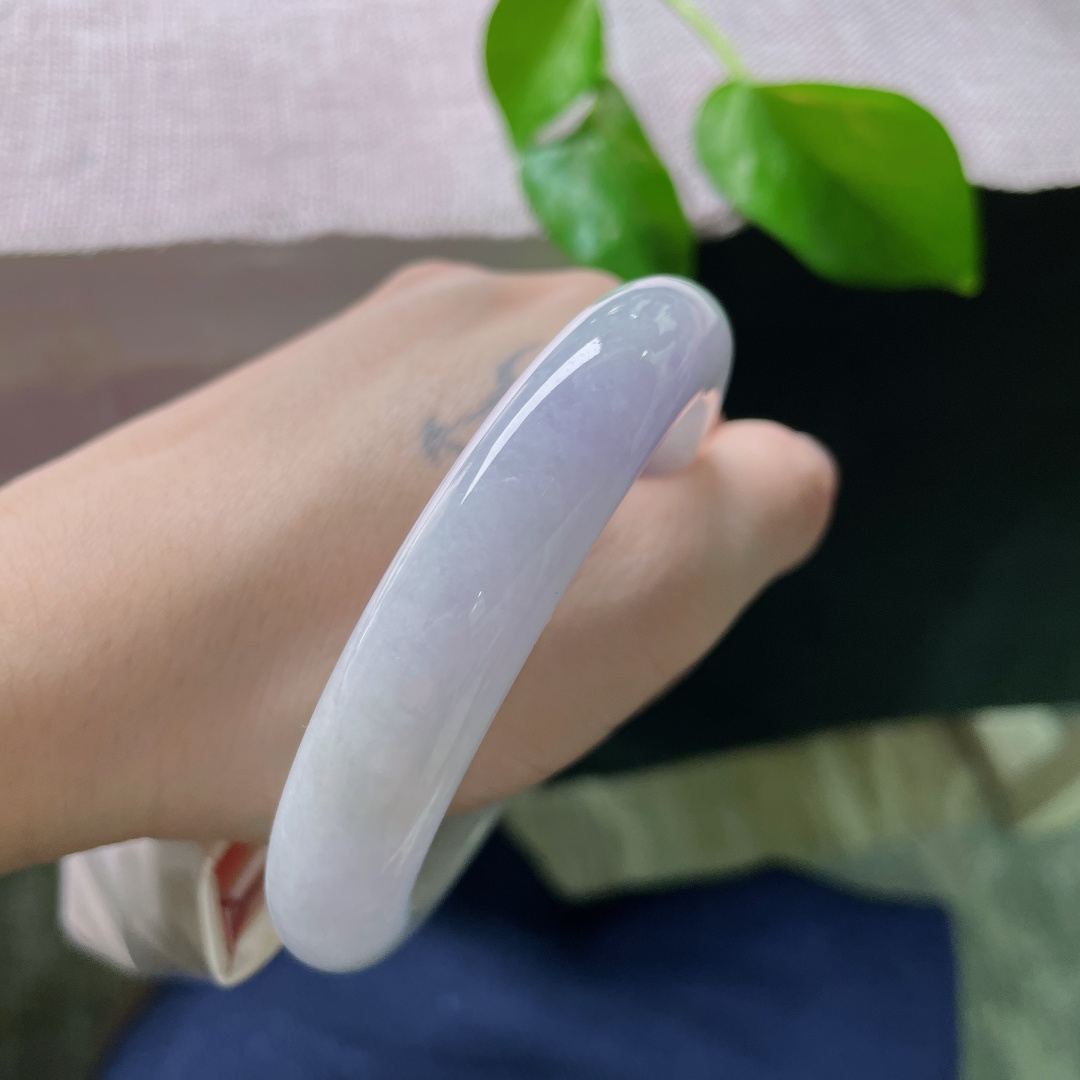 58.6/12.5/8.7，正圈，水头好，紫气东来，财运亨通。晶体，有纹，ss51380a