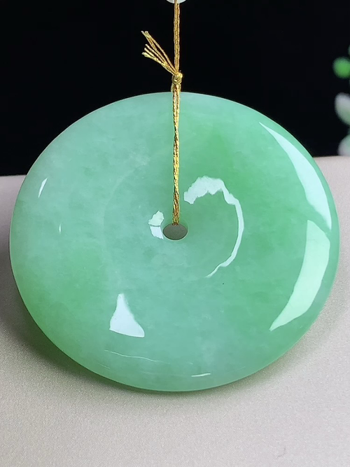 飘绿大平安扣，无裂，尺寸40.3-5.6mm，w15lyg