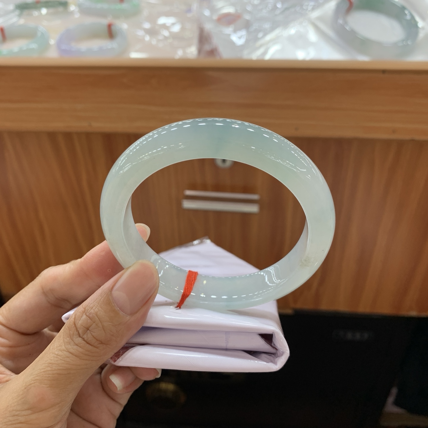 051421HT 蓝底正圈大圈口翡翠手镯 59.6-12.7-9