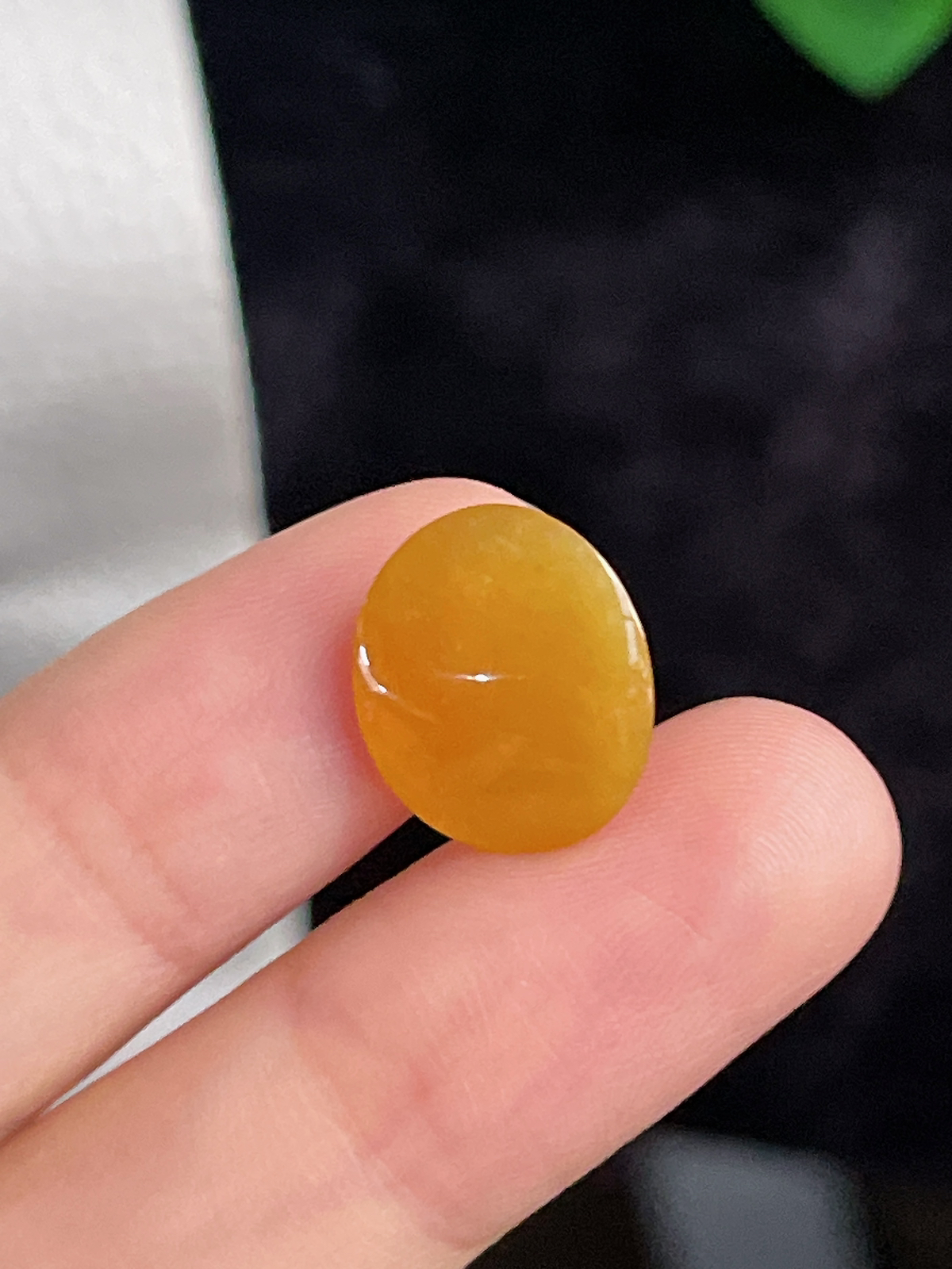 翡翠冰黄蛋面