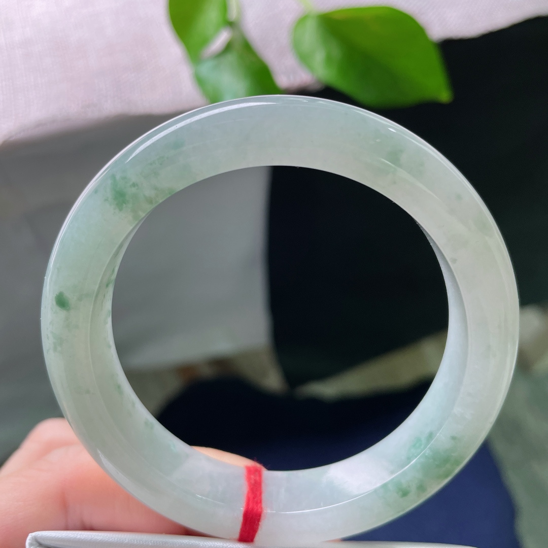 56.2/12.3/9.1飘花正圈，有棉线，版型厚装，端庄大气，不失灵动活泼，ss52379a