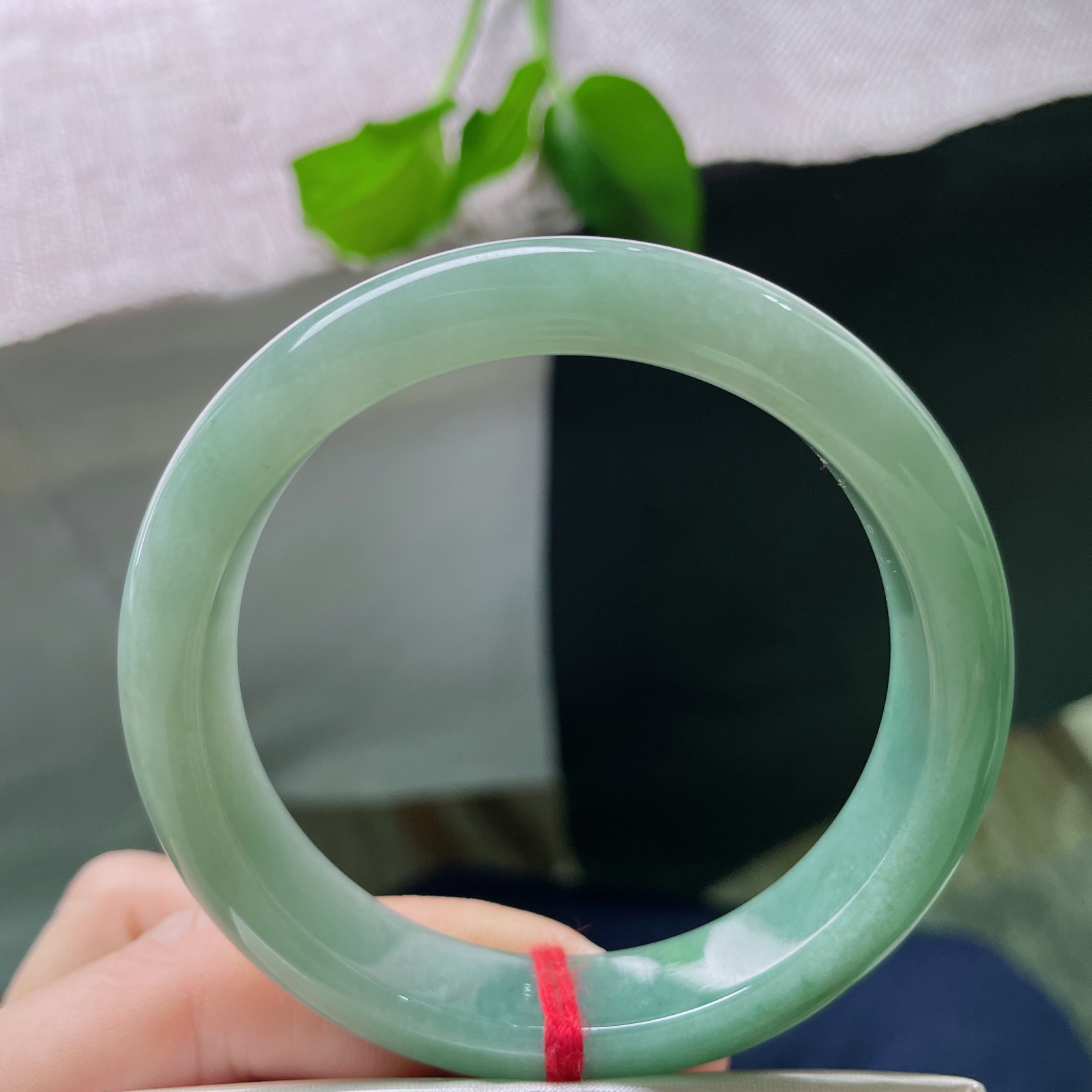 55.7/11.9/8，油青正圈，颜色渐变，水头好，质地温润细腻，古典，有纹，ss50371a..
