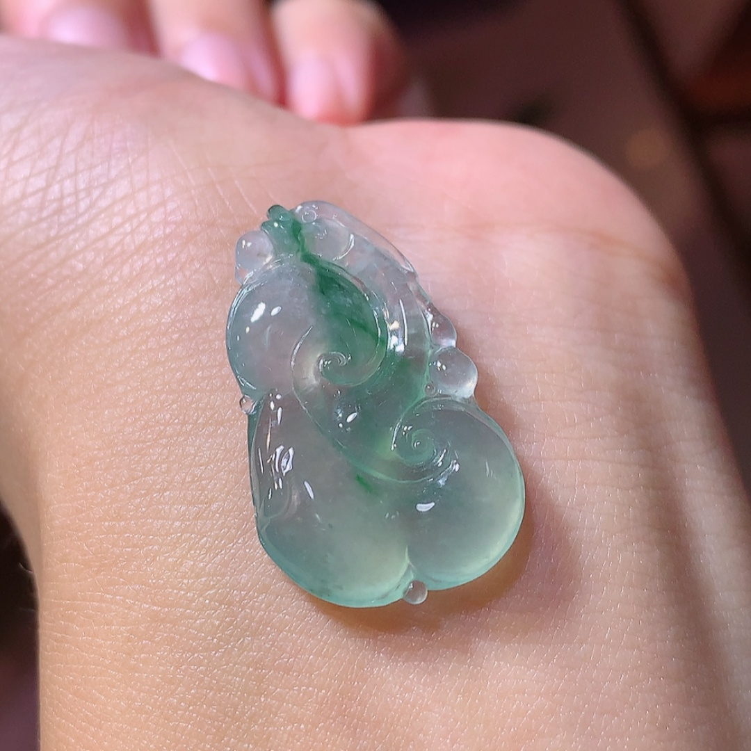  飘花如意挂件，品相饱满 水润十足 花色鲜甜 佩戴精致大方 货号38513，27.6-16.8-4