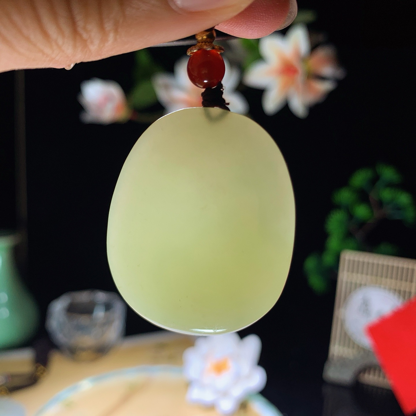 新疆和田玉若羌黄口料佛引福来挂件！尺寸40/32/9重23.5克 玉质细腻油润。手推出油。佩戴高端典雅。lt260515