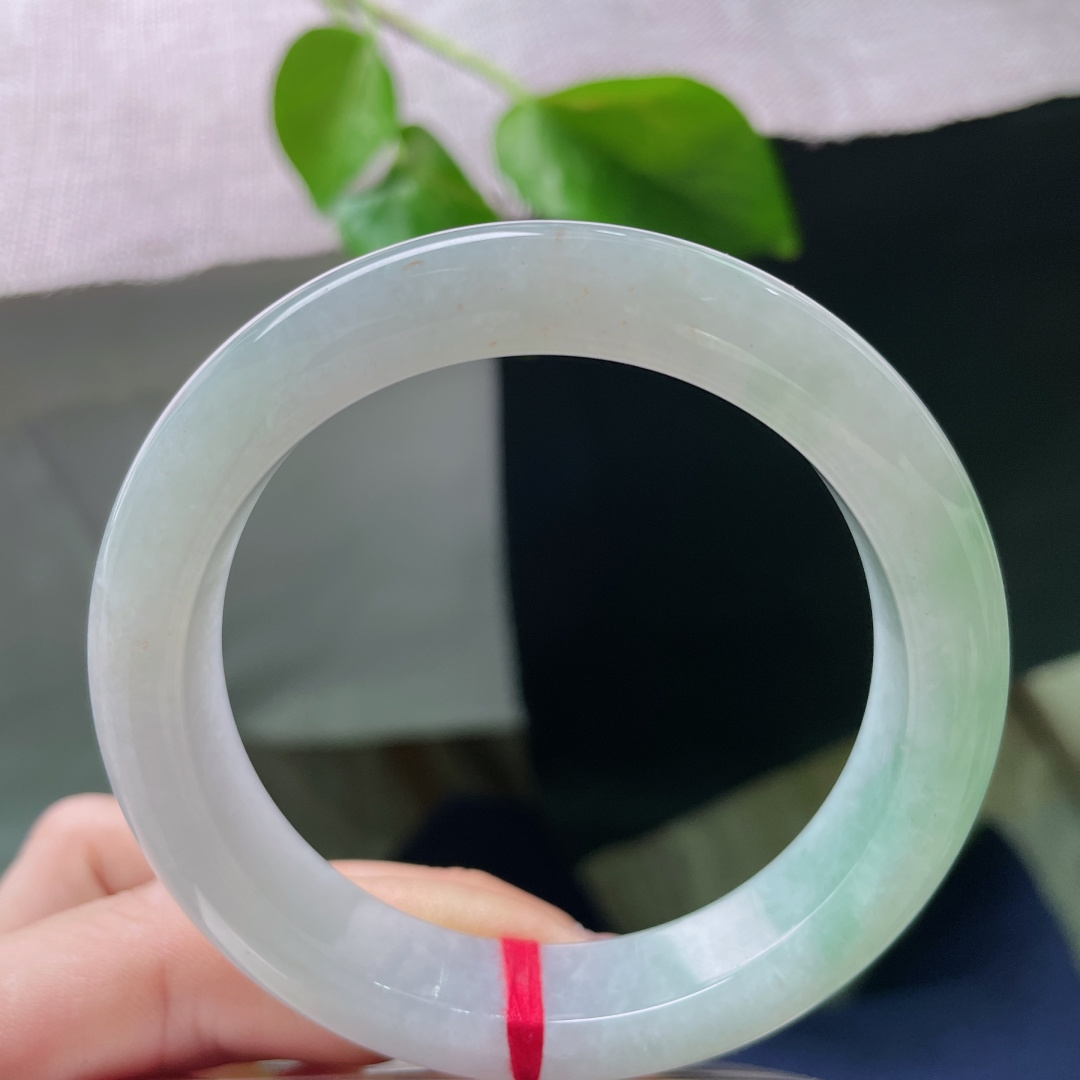 55.3/11.9/8.8，淡绿底正圈，温柔素雅，种老，钟灵毓秀，底子细腻，有纹，ss50065a