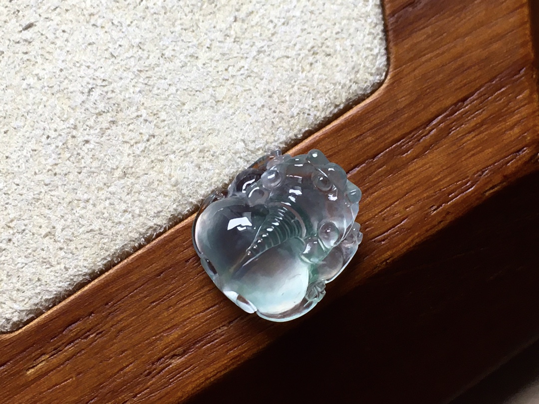 ️ 玻璃种飘彩貔貅 飘彩灵动漂亮，厚实立体，尺寸12.8*11.8*7