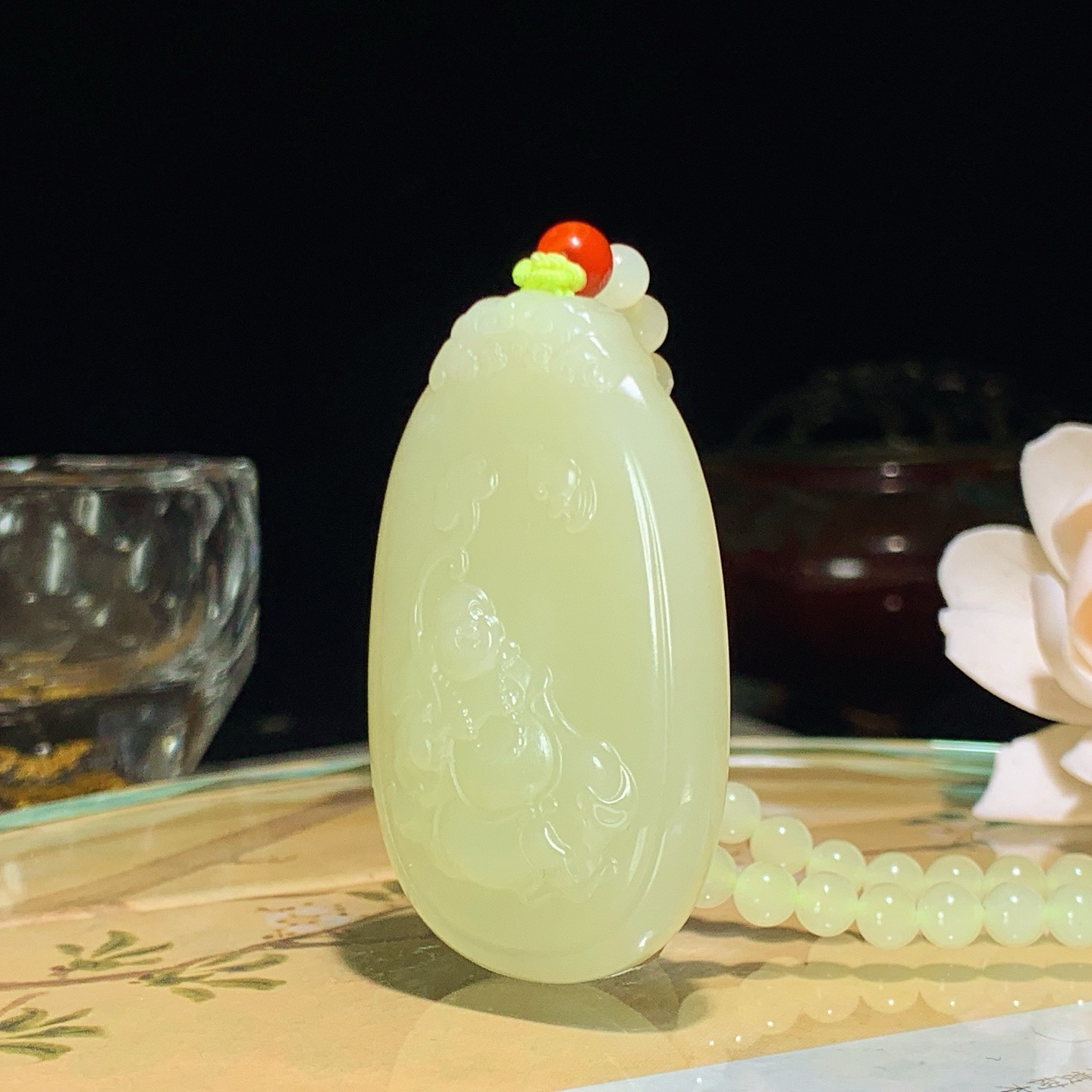 新疆和田玉若羌黄口料佛引福来挂件！尺寸53/32/9重54克 玉质细腻油润。手推出油。佩戴高端典雅。lt260515