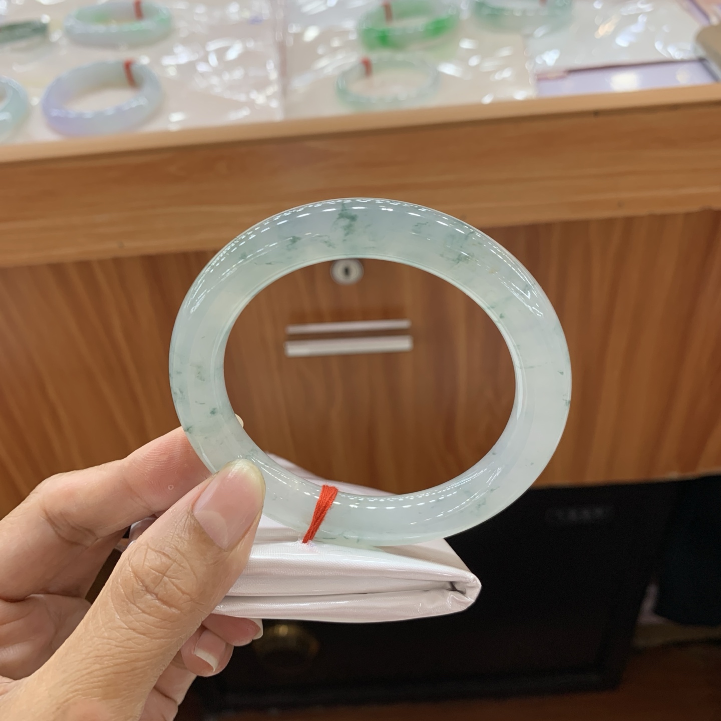 051426GX 冰飘花圆条大圈口翡翠手镯 59.2-10.4-10.3