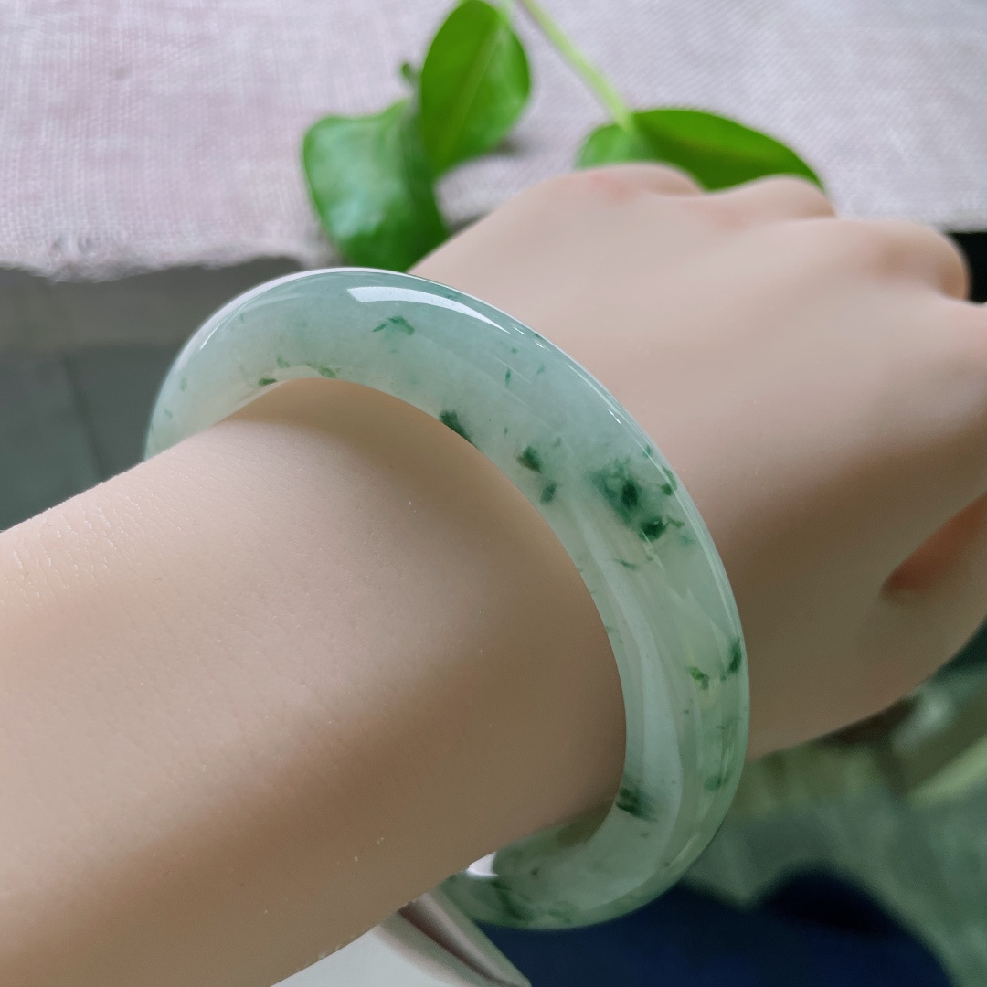 57/11.8/9.4，飘花正圈，贵气，甜美，优雅，耐看，一点棉纹，ss50021a