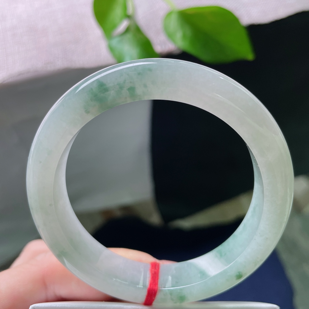 56.2/12.3/9.1飘花正圈，有棉线，版型厚装，端庄大气，不失灵动活泼，ss52379a