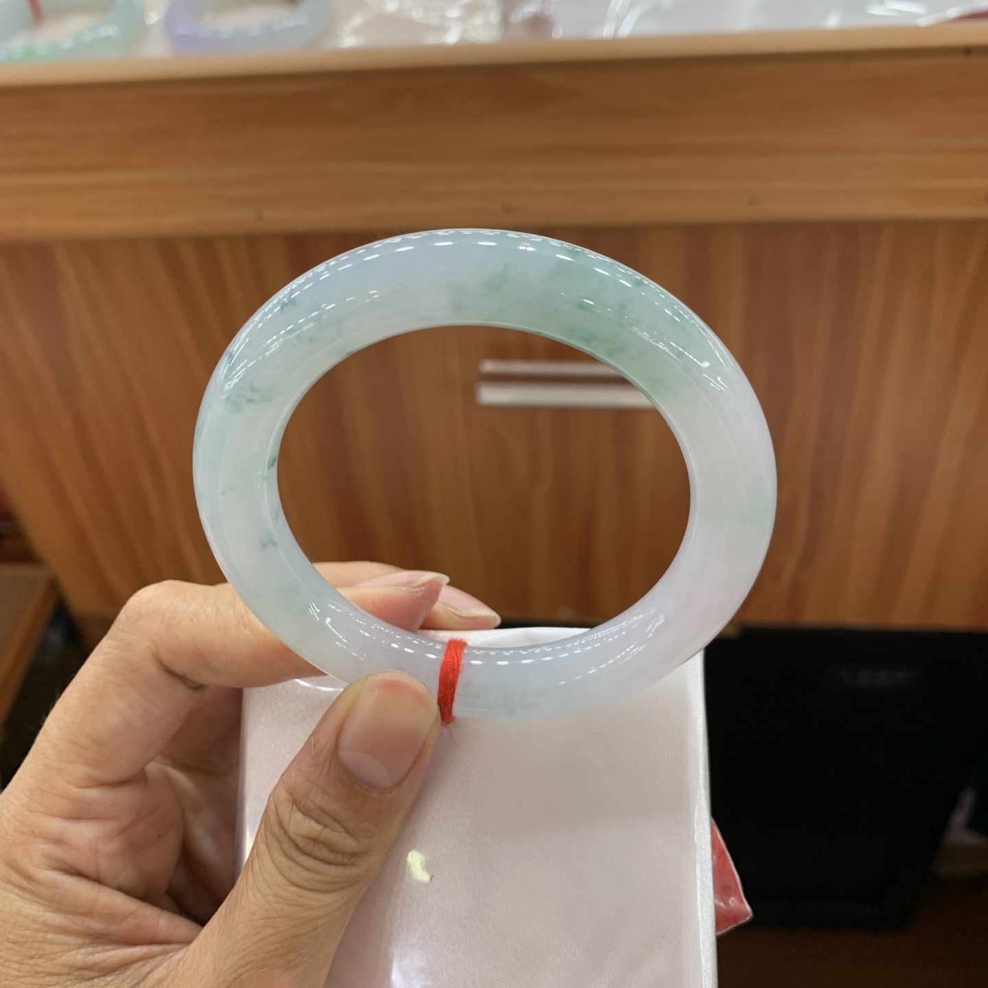 051420MMJ 飘花圆条翡翠手镯 55.5-10.6