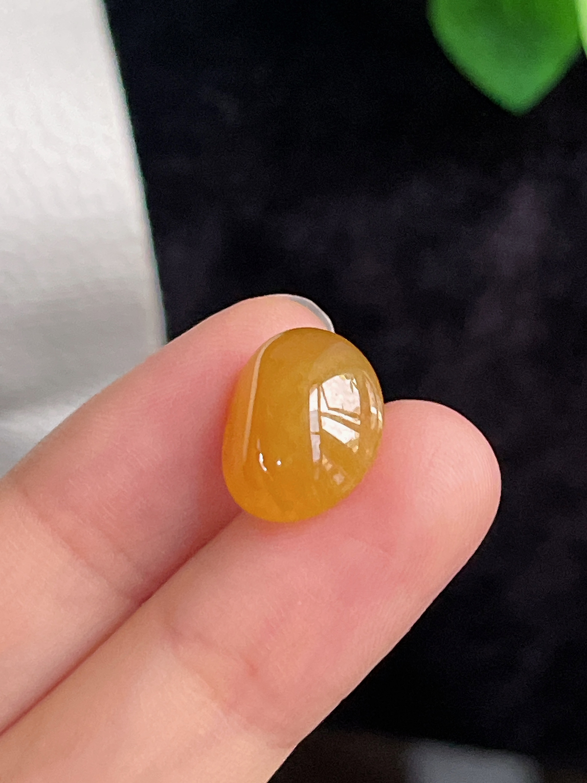 翡翠冰黄蛋面
