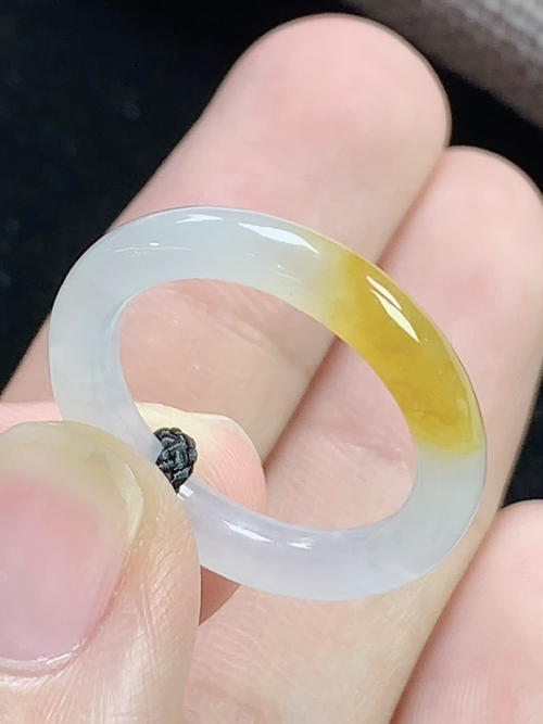 冰飘黄翡戒指，无裂，内径尺寸17.1-3.7-3.1mm，14号手寸，w15ytf
