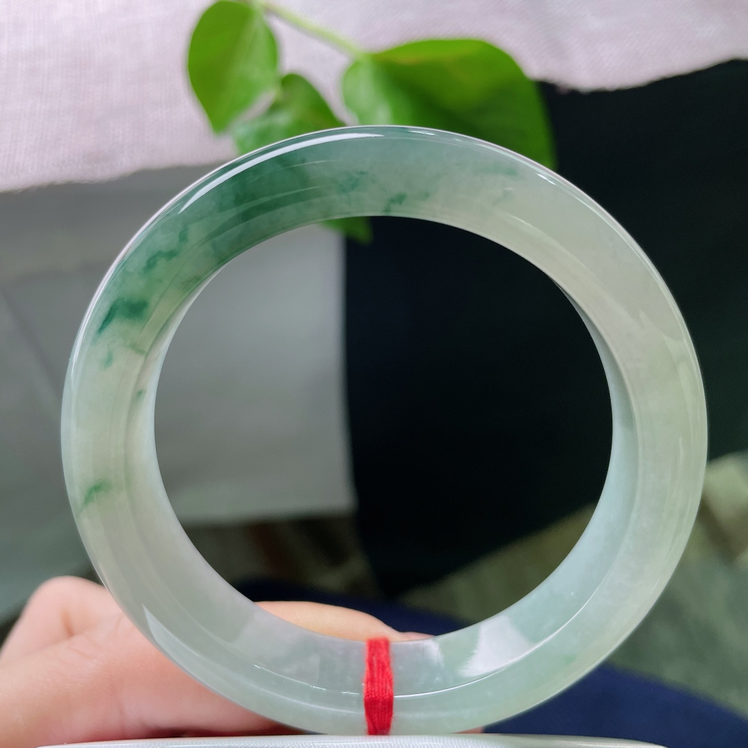 56.9/12.5/8.9，飘花正圈，水头好，种老，腕间一帧水墨，人间一抹清欢。无裂，ss53068