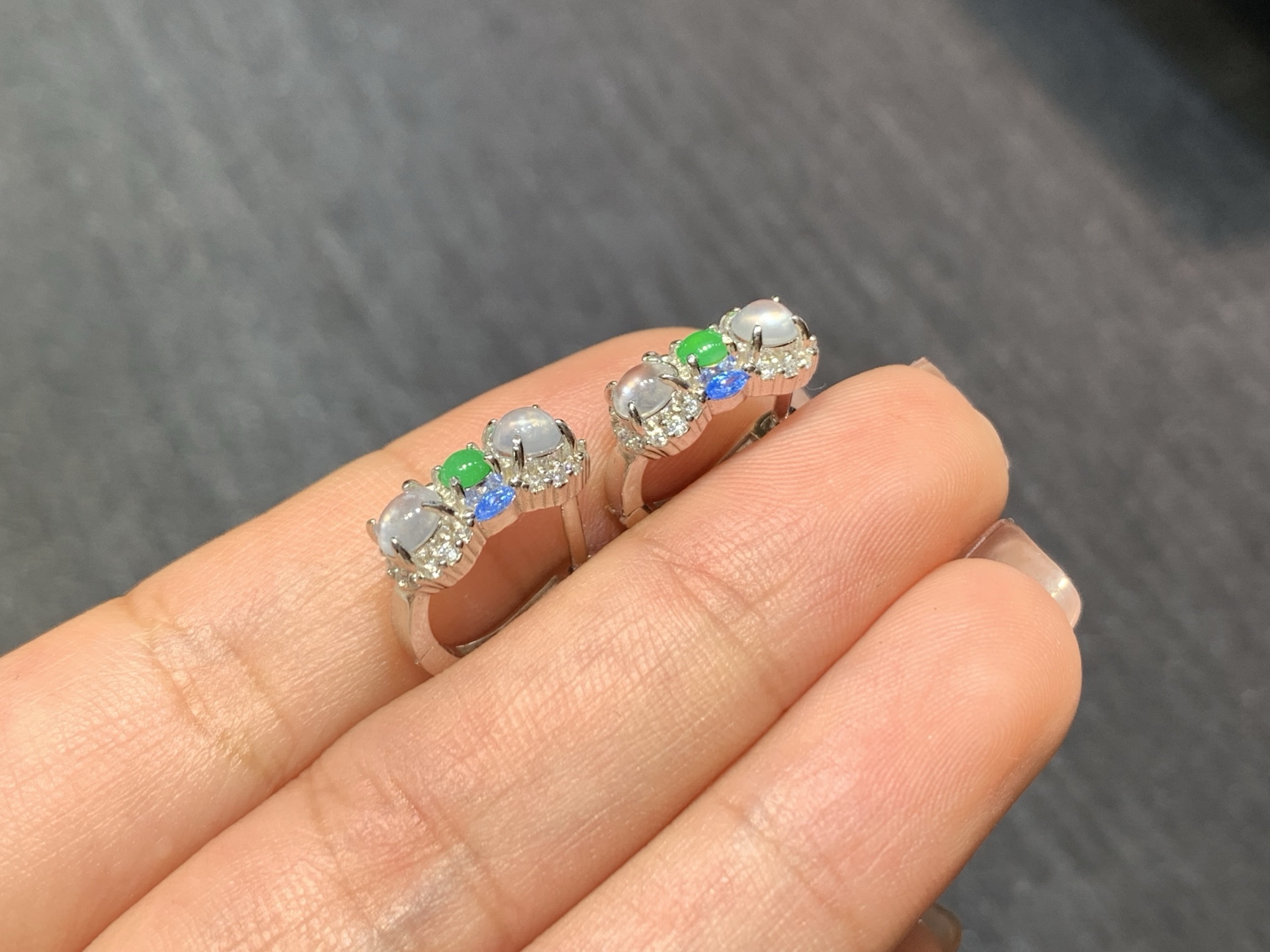 冰种荧光蛋面耳包 s925银