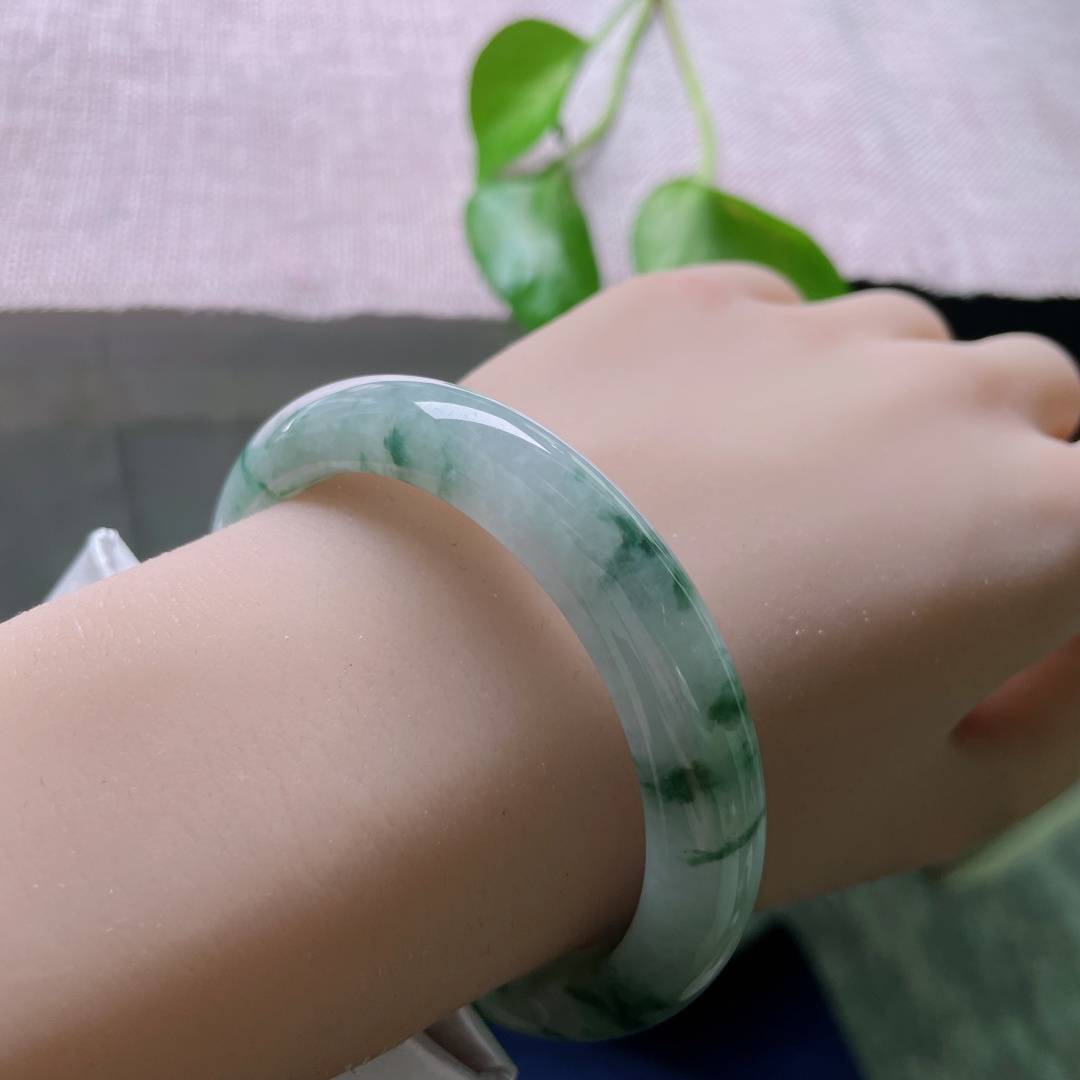 飘花正圈，水头好，水中映月，梦里飘花。种老，无裂，ss53093a