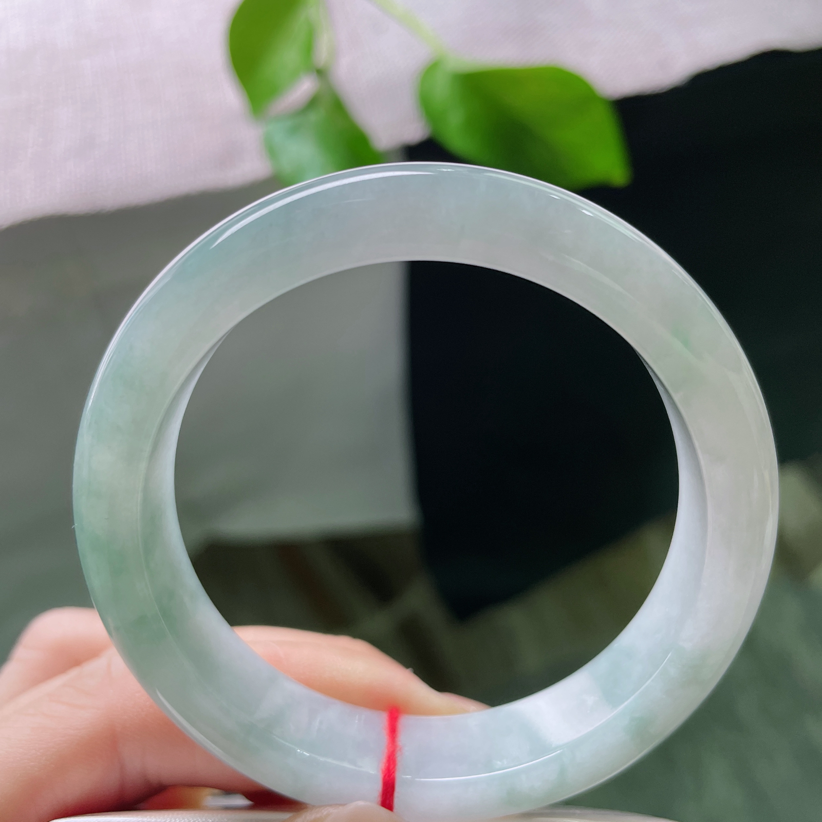 55/12.6/8.2，飘花正圈，清爽自然，线条流畅，水头好，种老，无裂，ss52172a..