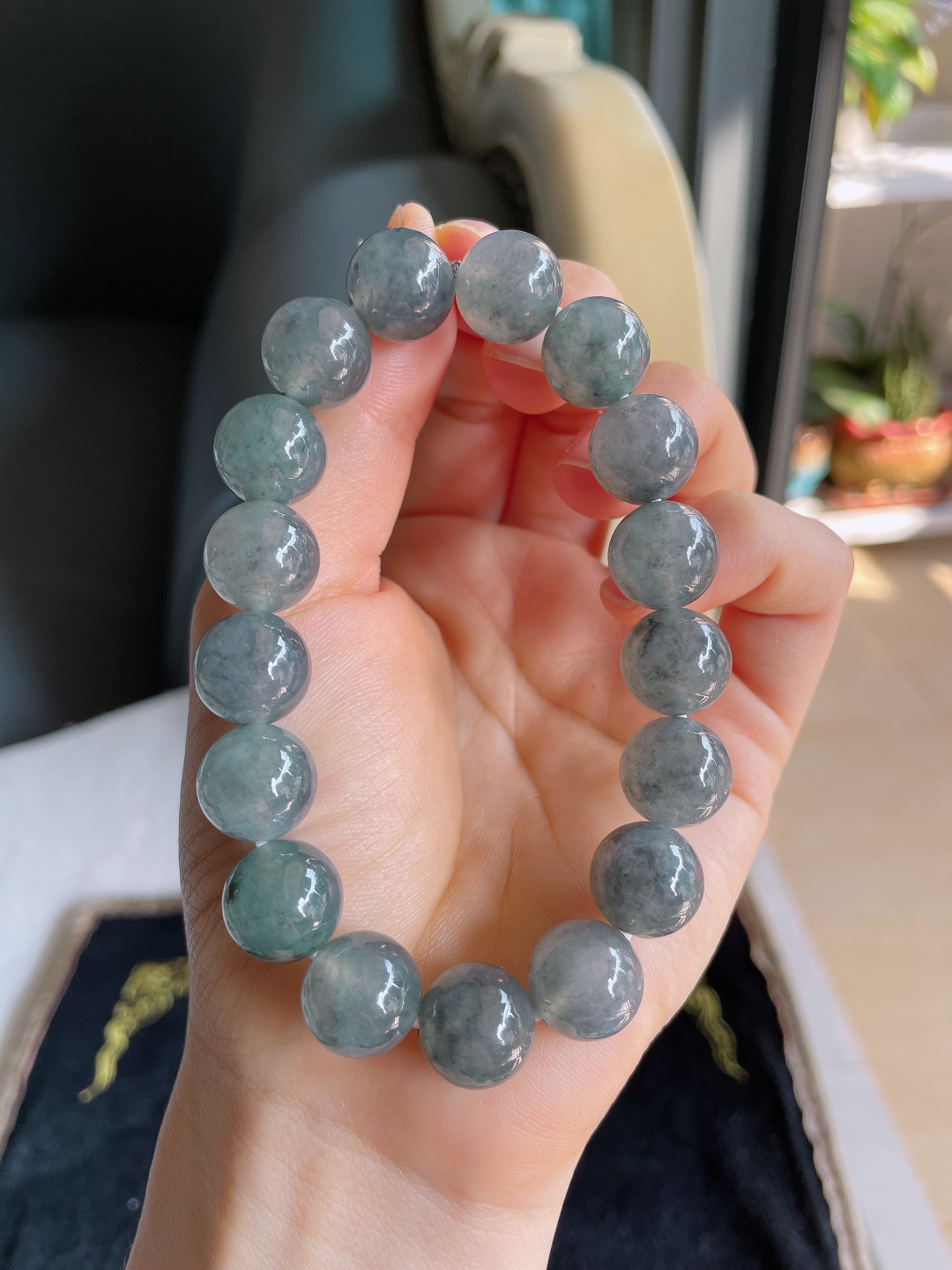 ️缅甸天然翡翠A货，冰乌鸡手串，尺寸：12.6mm。【编3985】