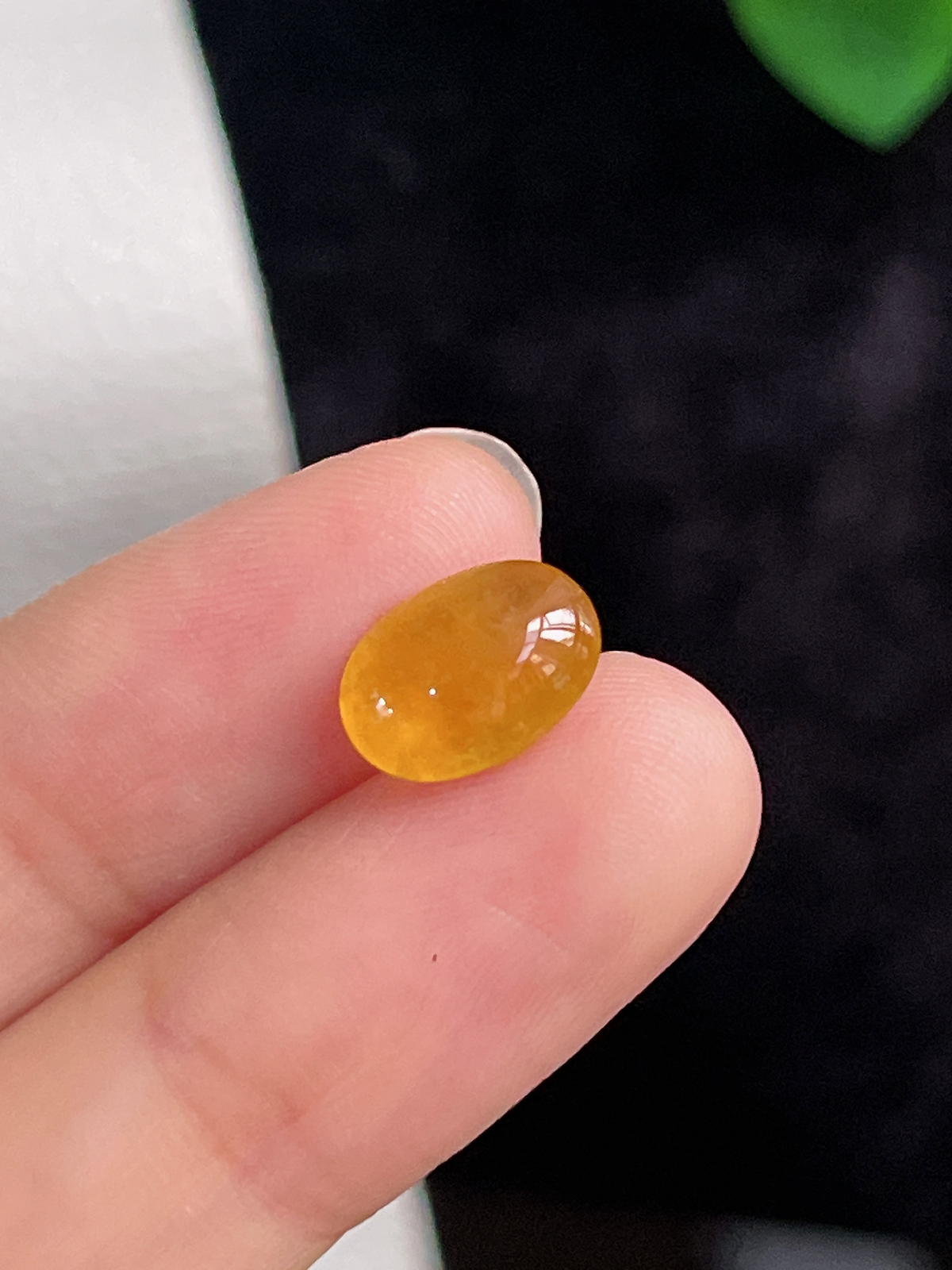 翡翠冰黄蛋面