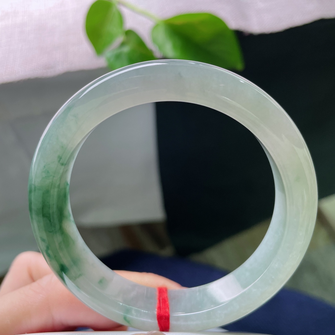 56.9/12.5/8.9，飘花正圈，水头好，种老，腕间一帧水墨，人间一抹清欢。无裂，ss53068a