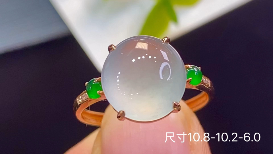 ️ 18k金+钻玻璃种蛋面戒指，无裂，10.8-10.2-6.0