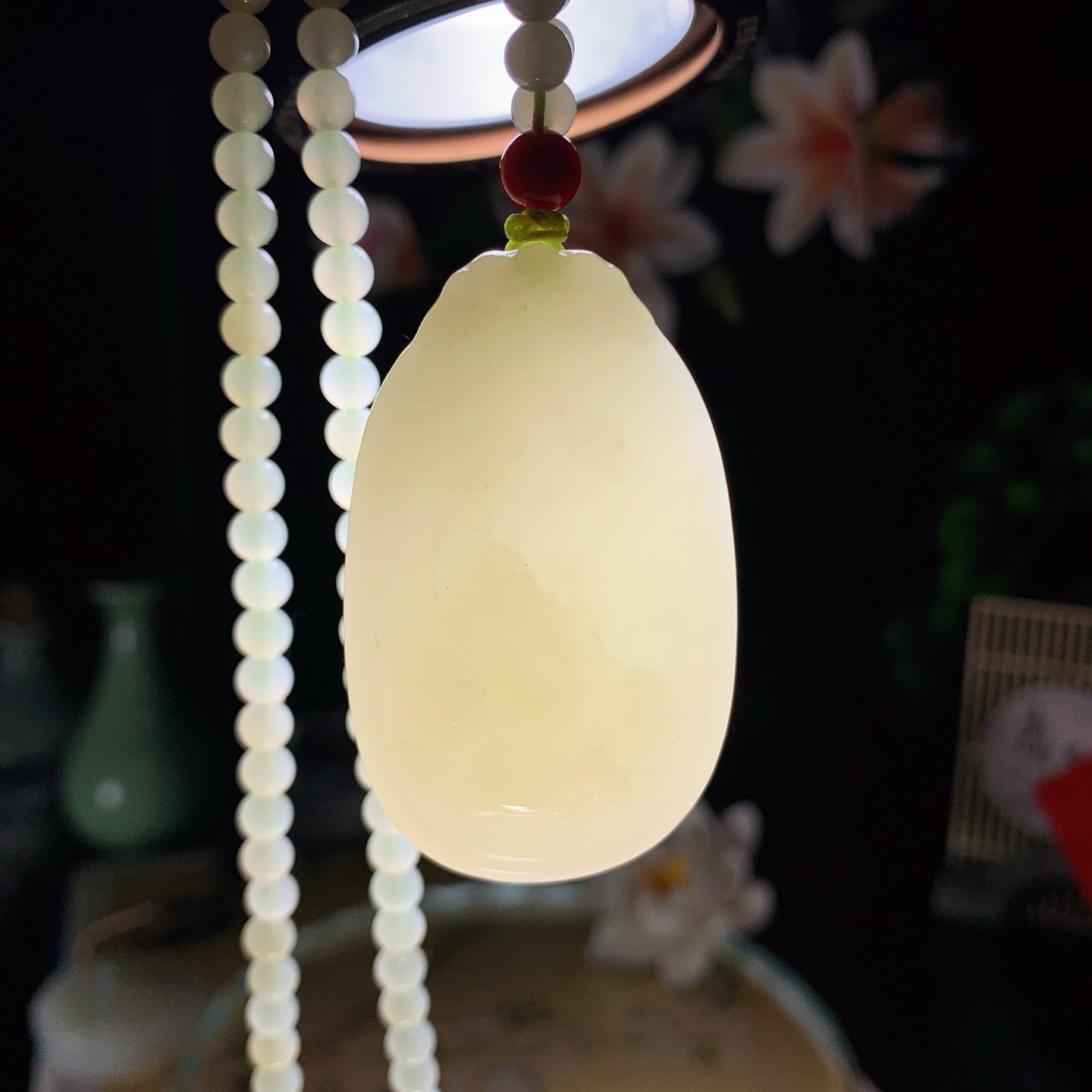 新疆和田玉若羌黄口料佛引福来挂件！尺寸53/32/9重54克 玉质细腻油润。手推出油。佩戴高端典雅。lt260515