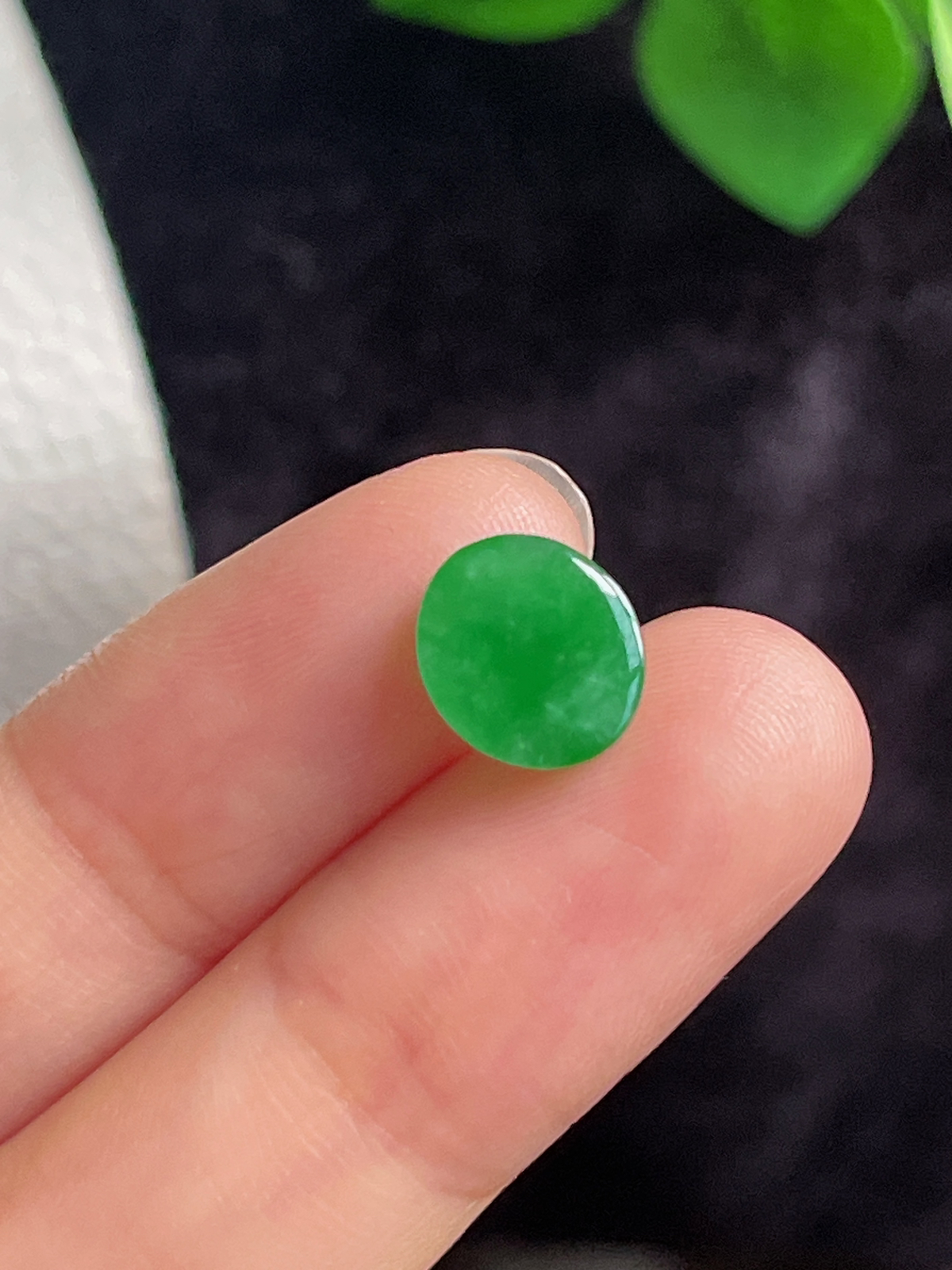 翡翠冰糯满绿蛋面