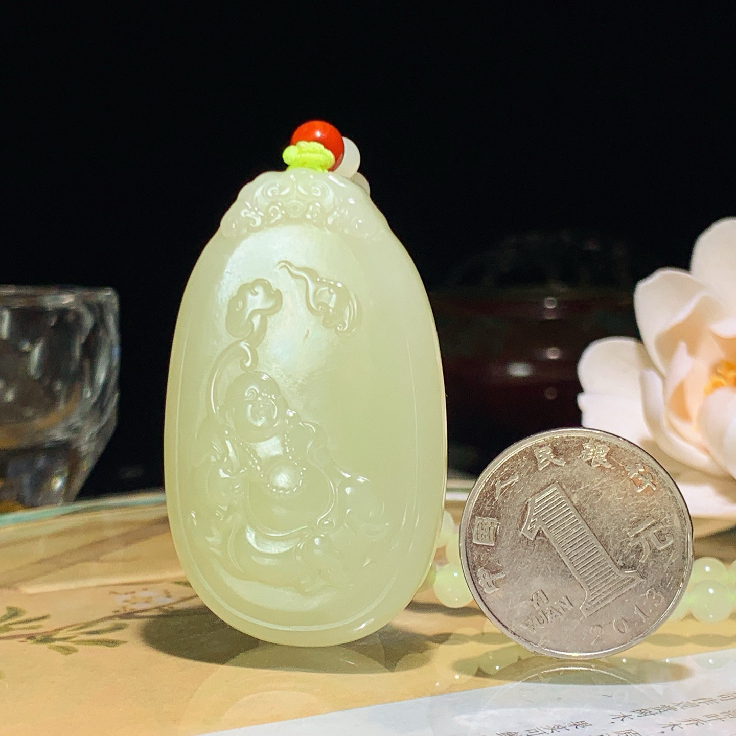 新疆和田玉若羌黄口料佛引福来挂件！尺寸53/32/9重54克 玉质细腻油润。手推出油。佩戴高端典雅。lt260515