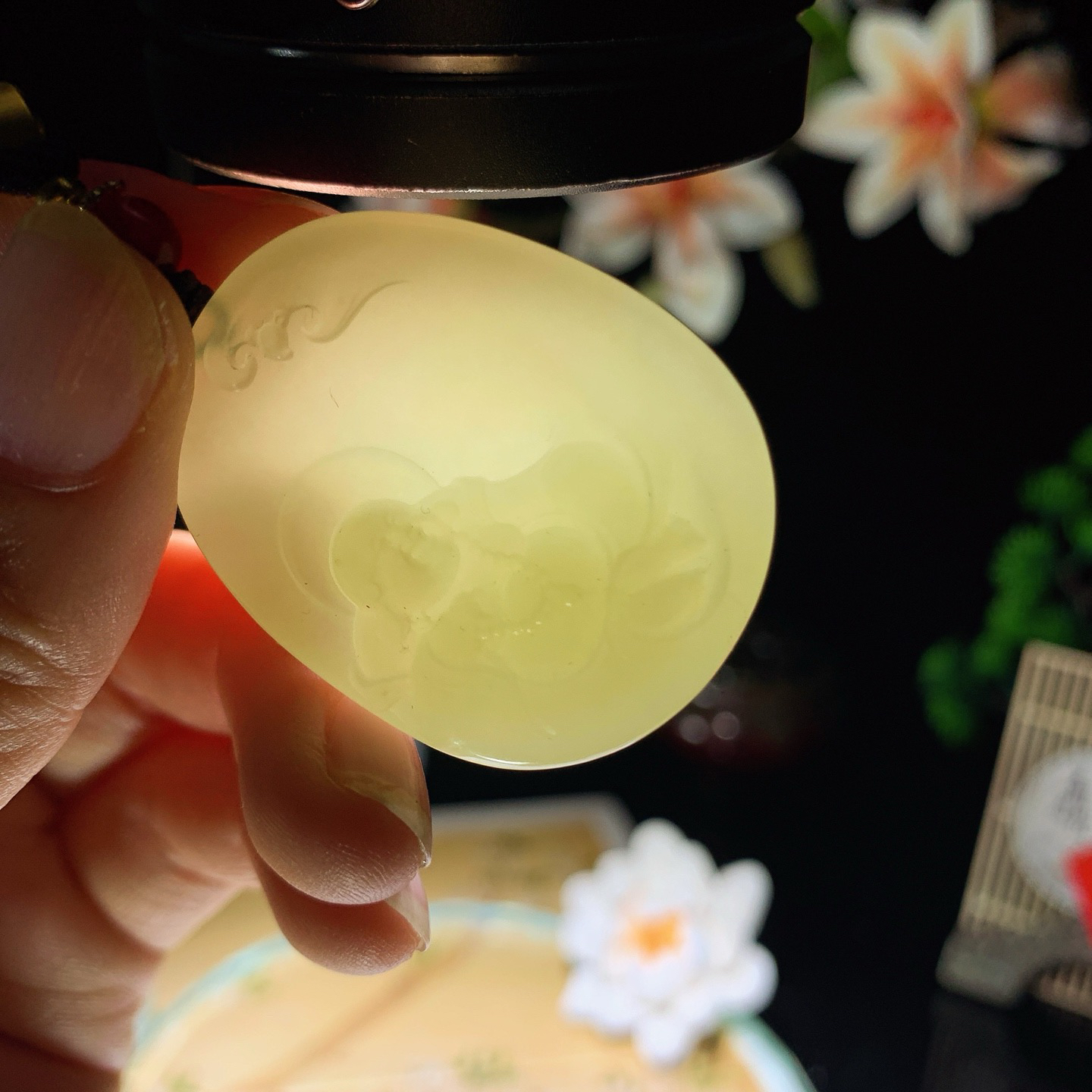 新疆和田玉若羌黄口料佛引福来挂件！尺寸40/32/9重23.5克 玉质细腻油润。手推出油。佩戴高端典雅。lt260515