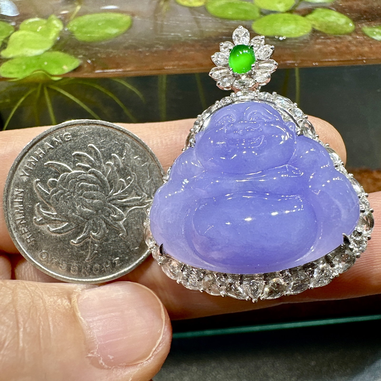 【冰种紫佛吊坠】种水很不错、质地细腻水润，形状很饱满，18K金钻豪华镶嵌，裸石尺寸23*26.8*7.3毫米