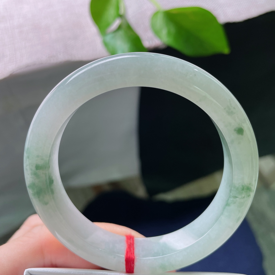 56.2/12.3/9.1飘花正圈，有棉线，版型厚装，端庄大气，不失灵动活泼，ss52379a