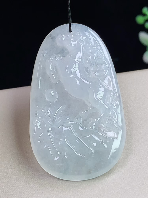 冰种生肖马牌，无裂，尺寸44.8-25.2-5.6mm，w15hey