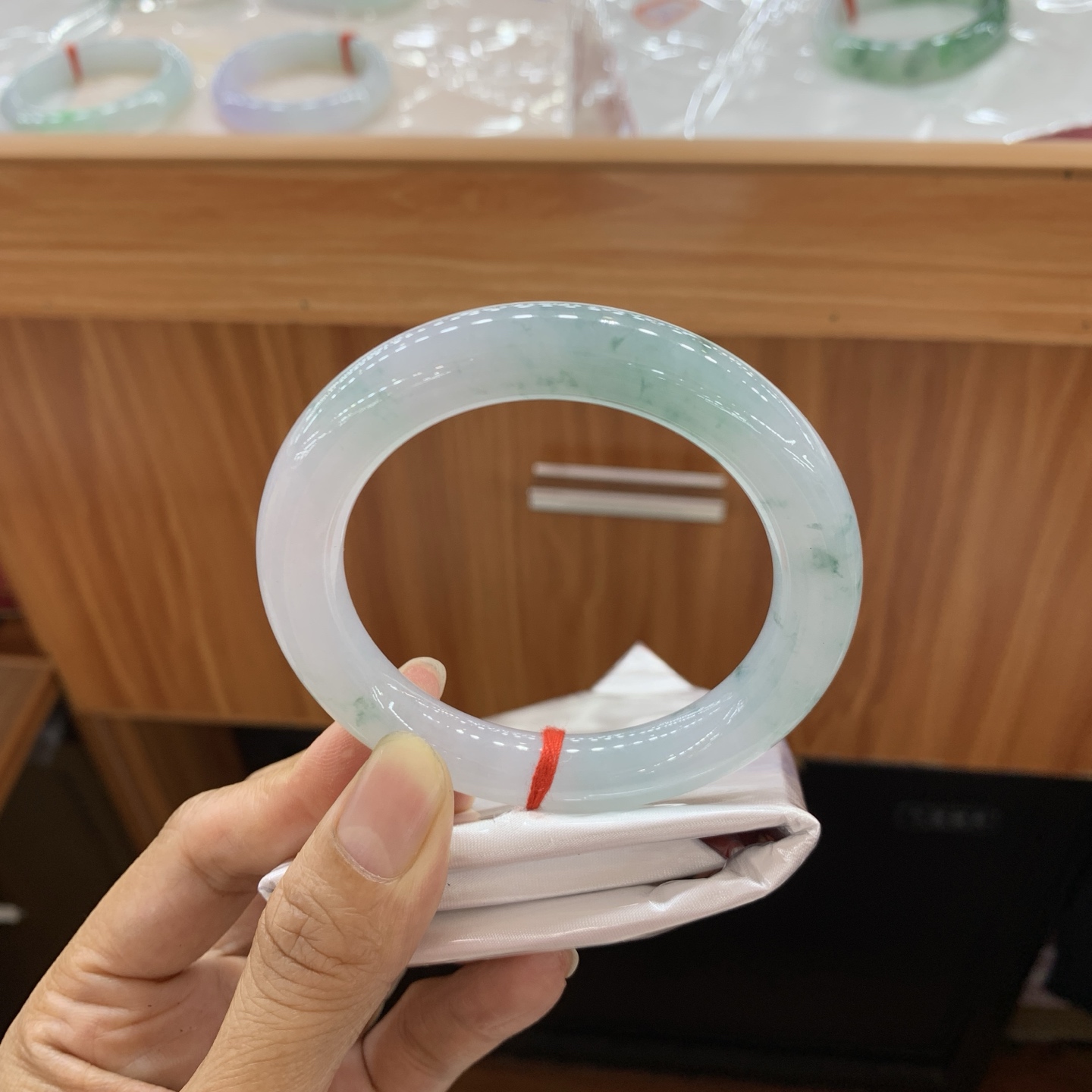 051421HT 蓝底正圈大圈口翡翠手镯 59.6-12.7-9