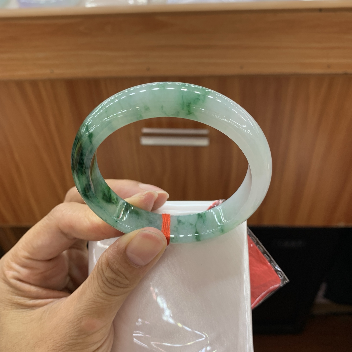 051419GX 飘花正圈翡翠手镯 55-12.6-7.5
